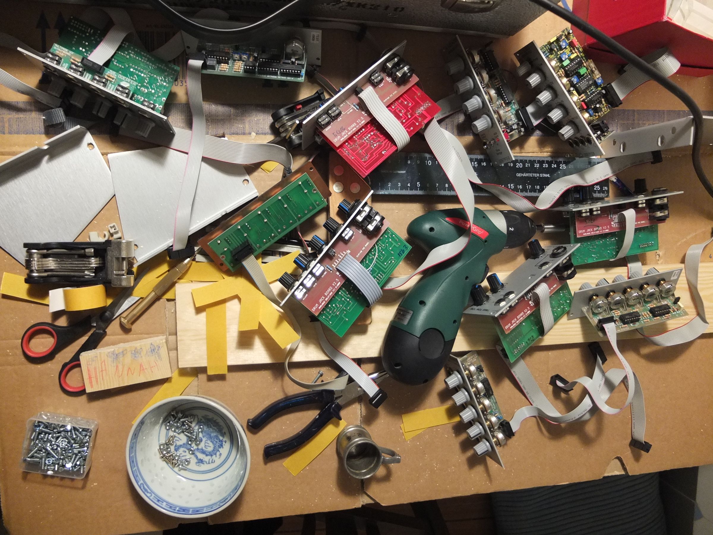 Build Your Own Lowcost EurorackSuitcase 6 Steps (with Pictures