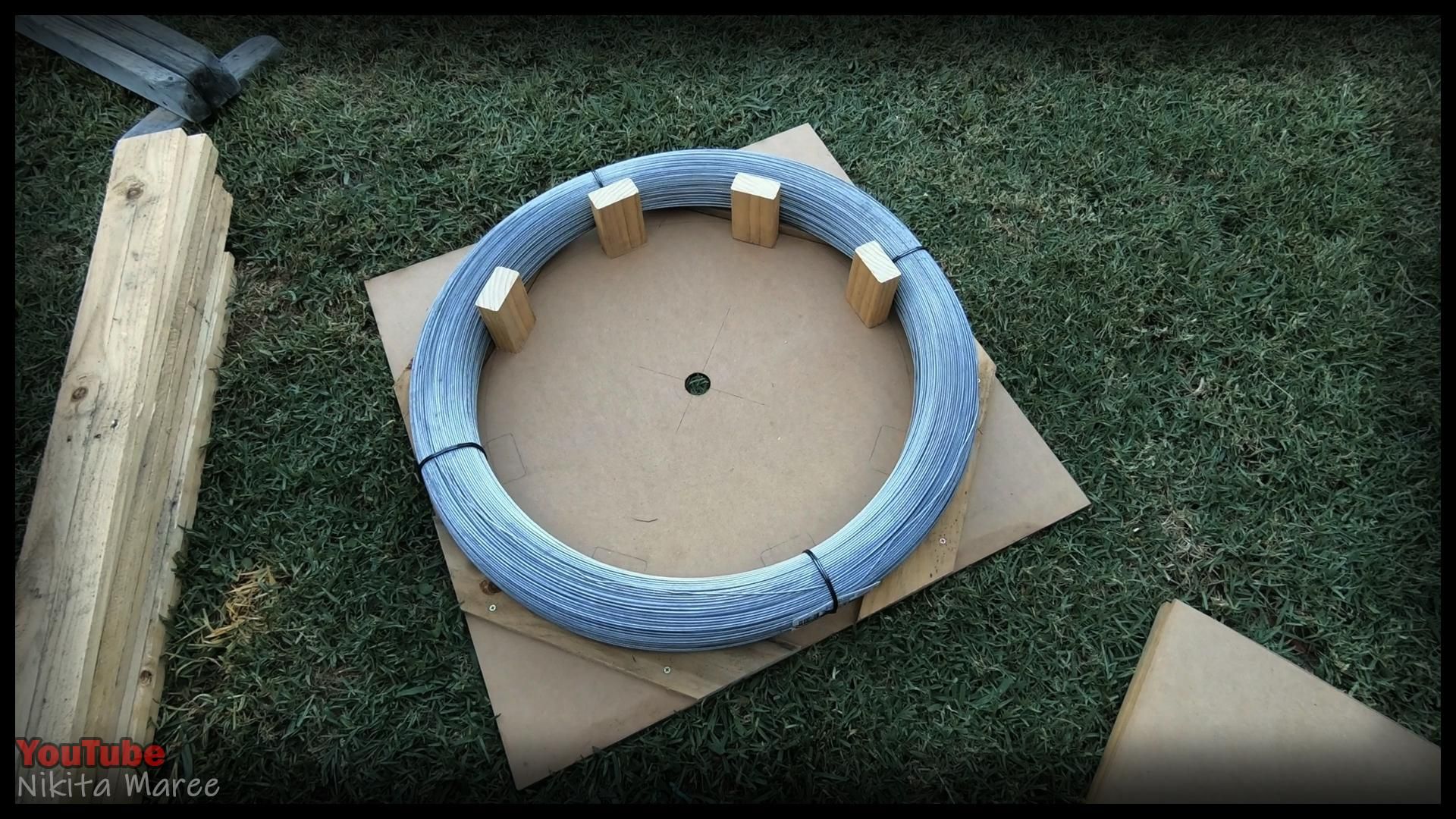 How to Build a 'Wire Spinner' (DIY Farm Fencing) 18 Steps (with