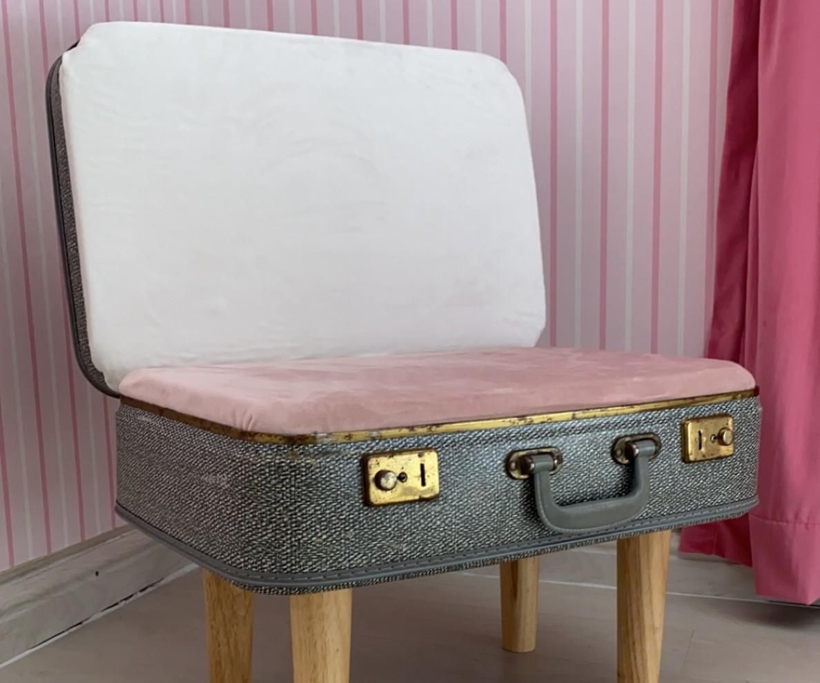 The Suitcase Chair : 8 Steps (with 
