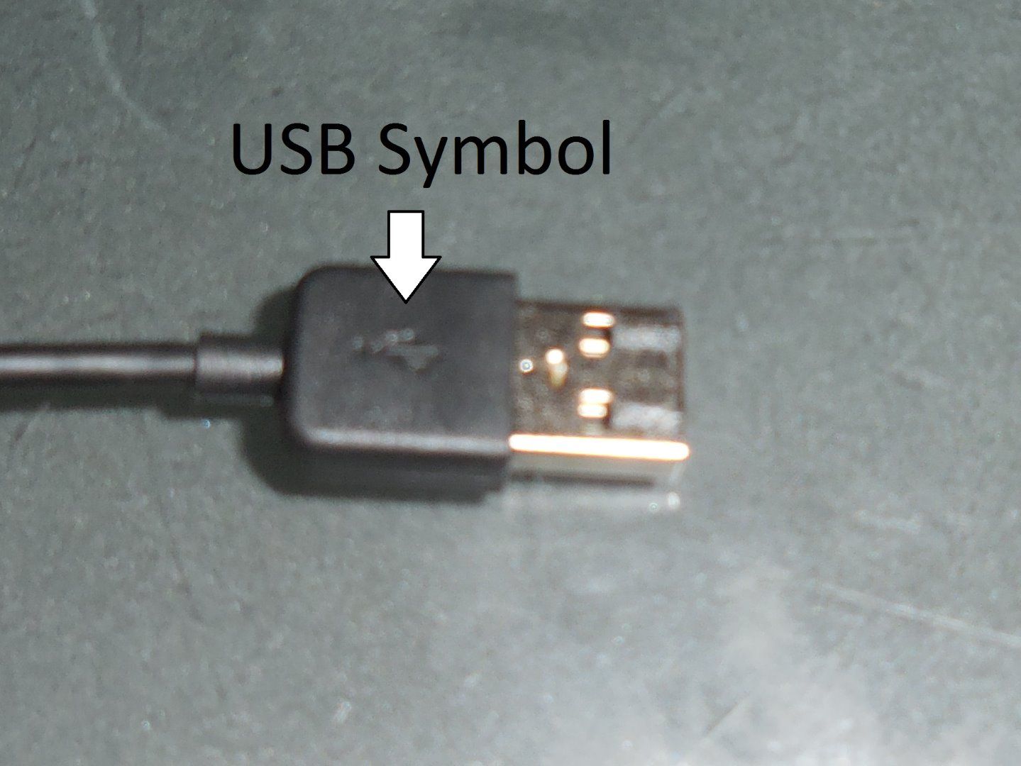 How to Insert a USB Drive 3 Steps Instructables