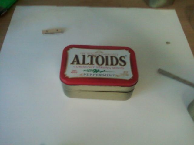 DIY guide for Double-Decker, Super-Clamshell Altoid Tin(s) with step-by-step instructions