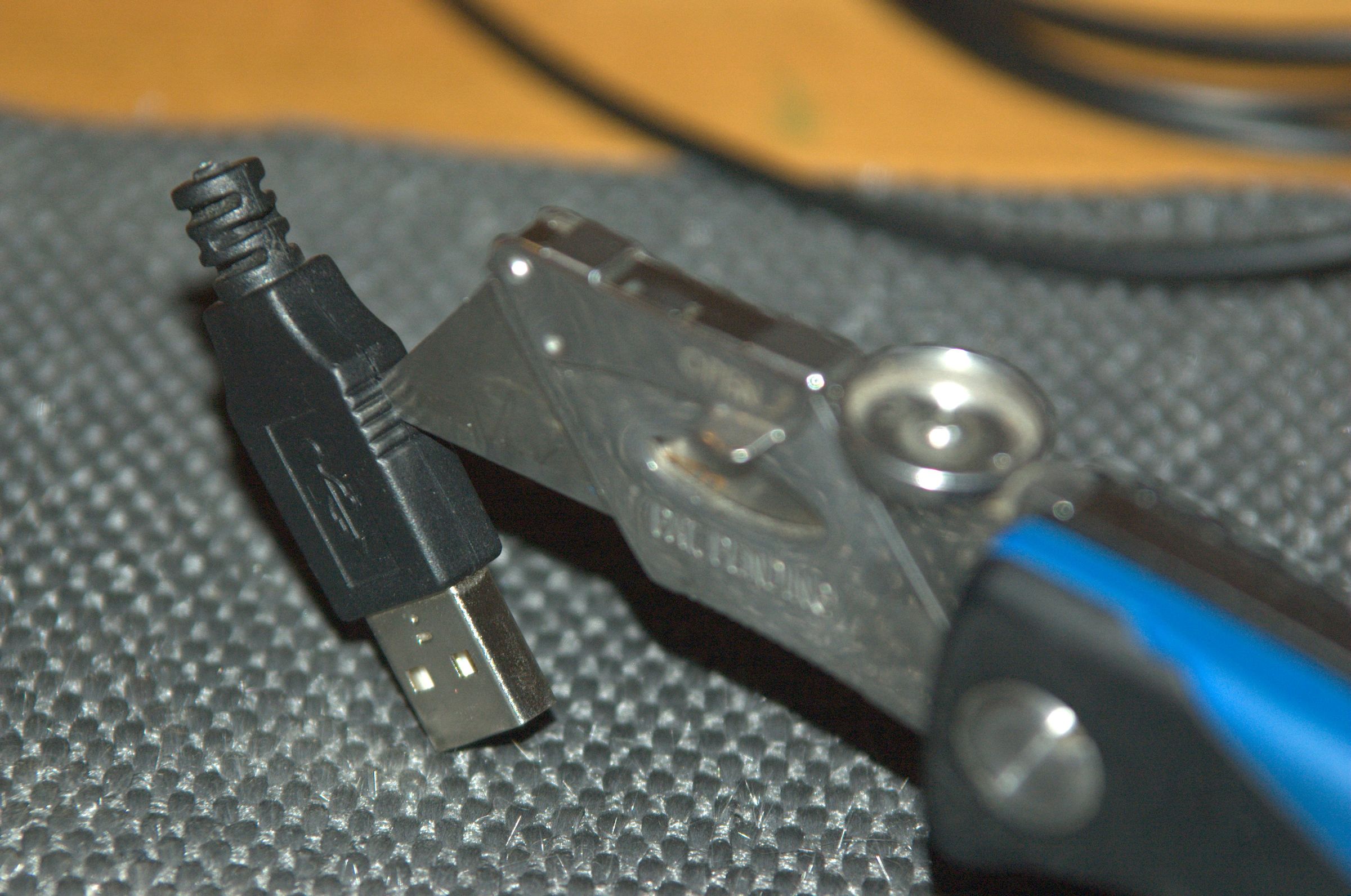 How to Repair a Moulded USB Plug 4 Steps Instructables