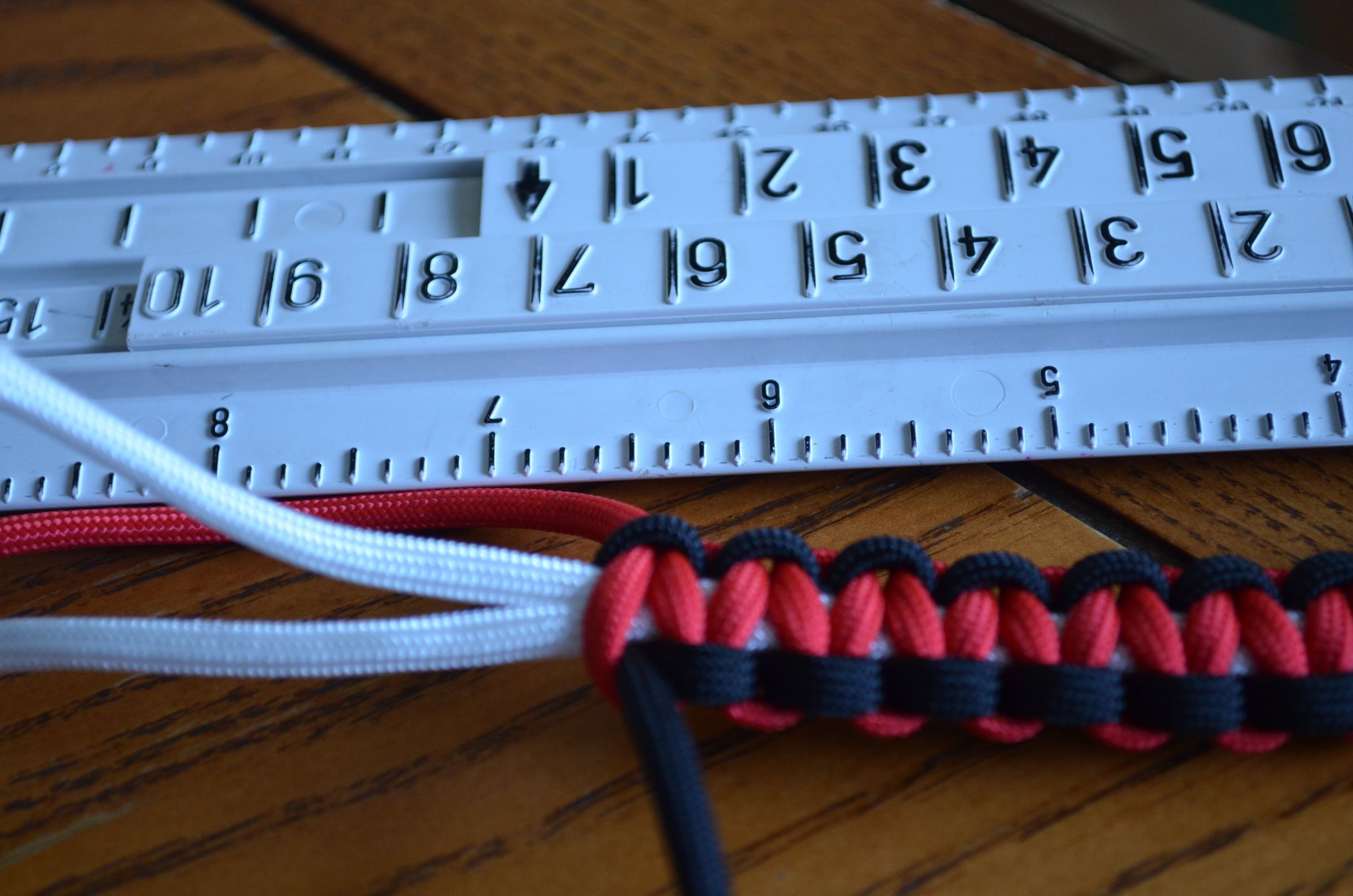 HowTo Adjustable Paracord Bracelet 10 Steps (with Pictures