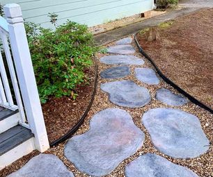 DIY Concrete Stepping Stones That Look Natural