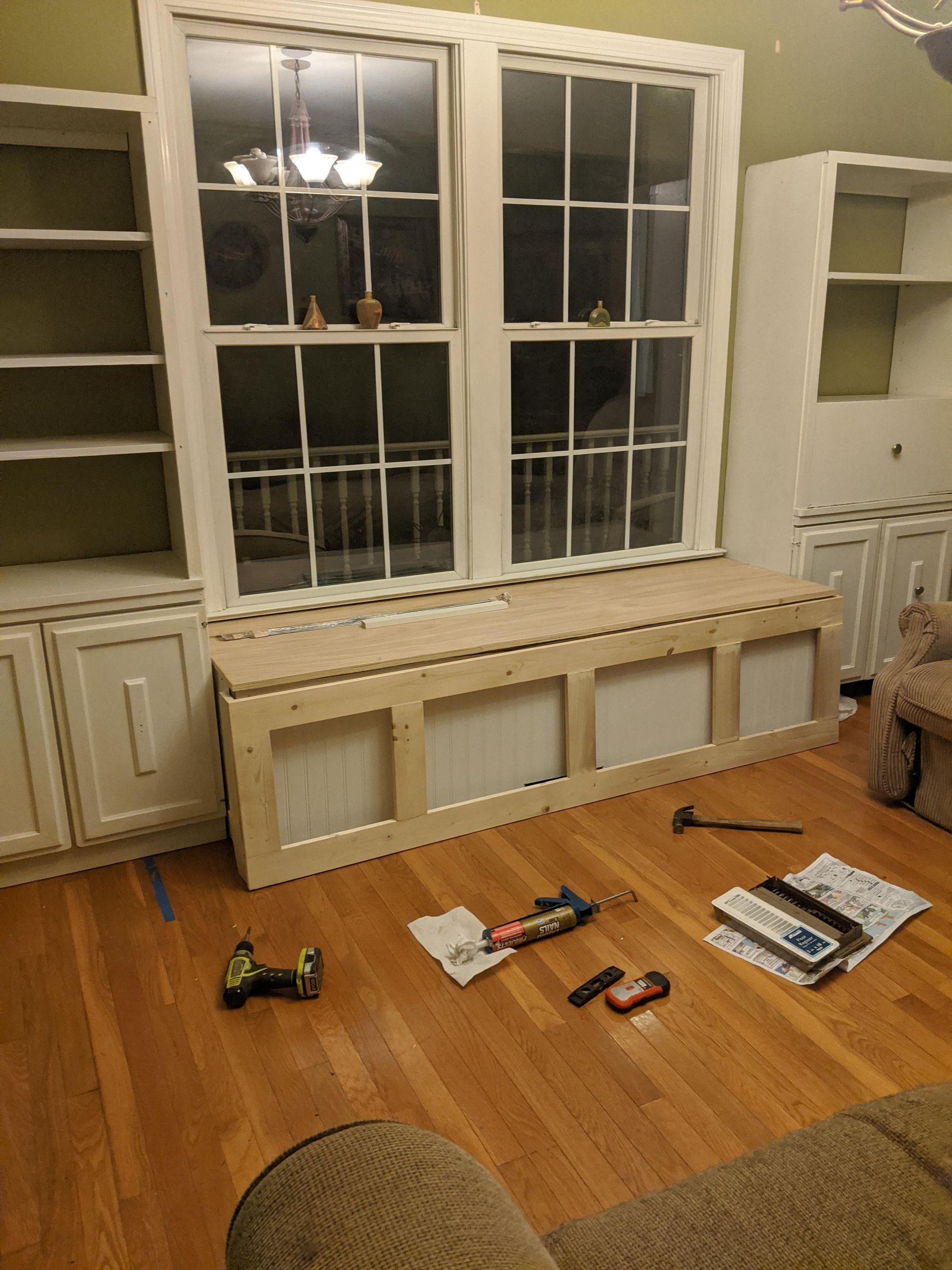 Featured image of post Under Window Bench Diy / Build a window/reading bench with storage, and learn to upholster a leather seat.