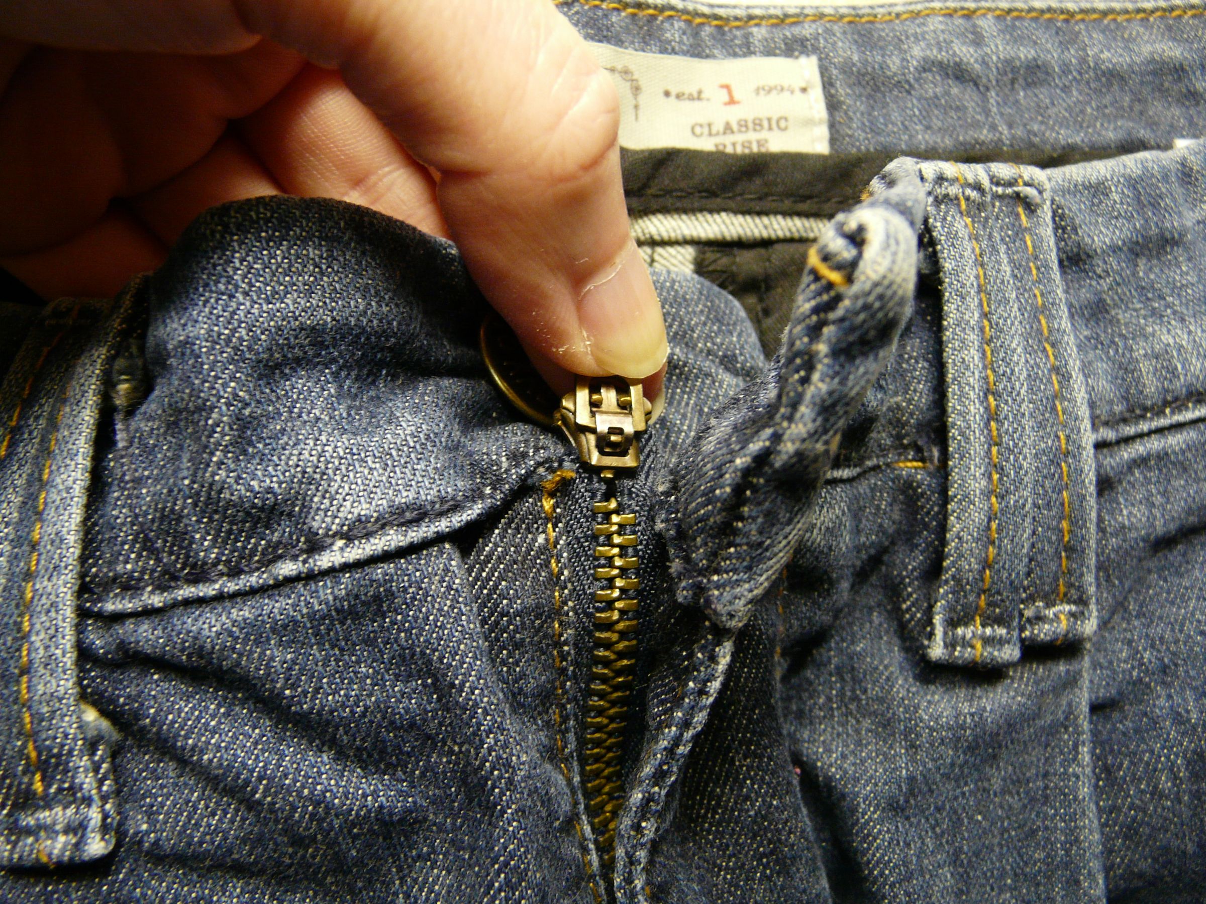 How to Repair a Jeans Zipper That Won't Stay Up 4 Steps (with Pictures) Instructables