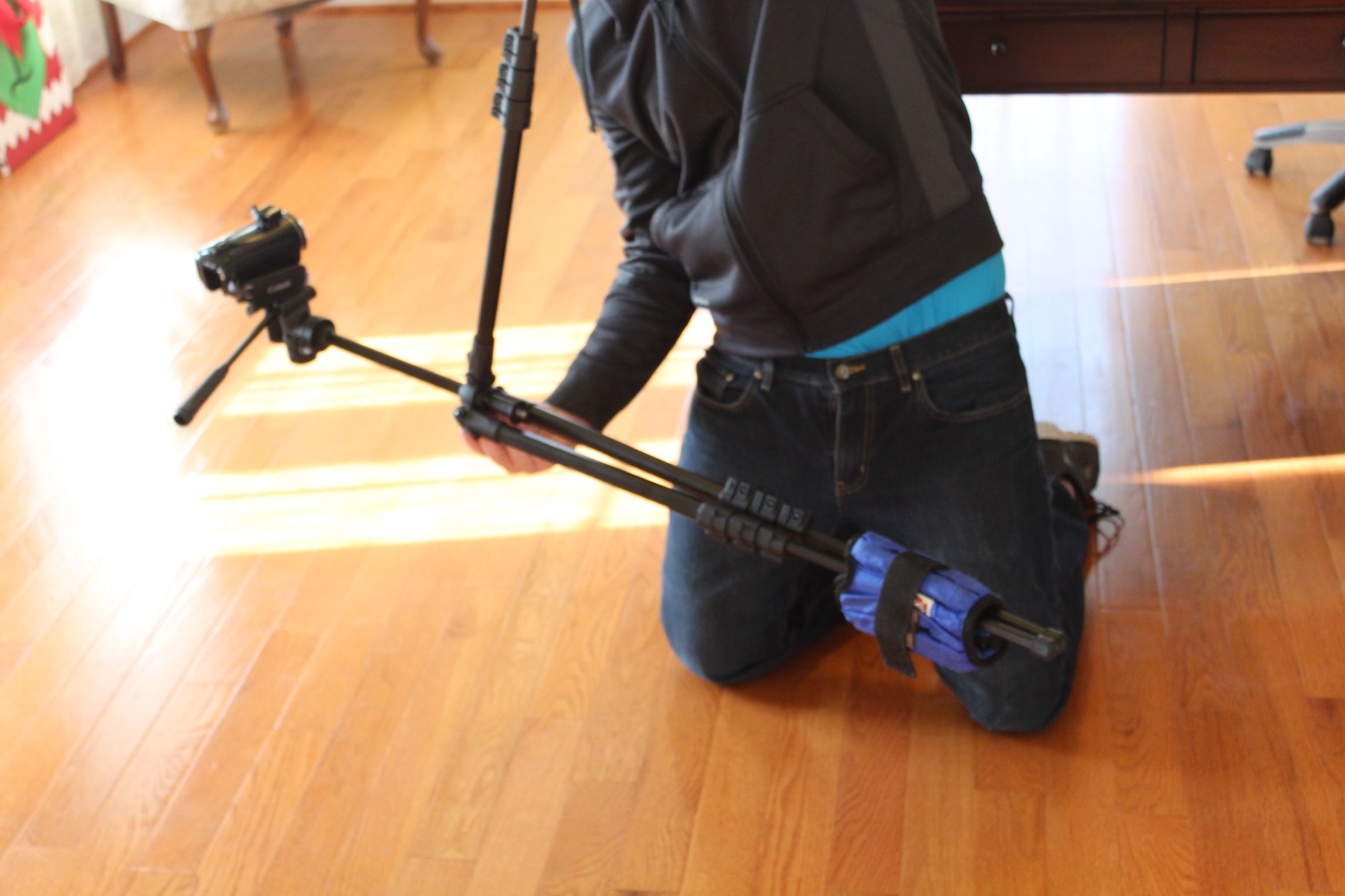 Using a Tripod for Ground Level Filming 7 Steps (with Pictures