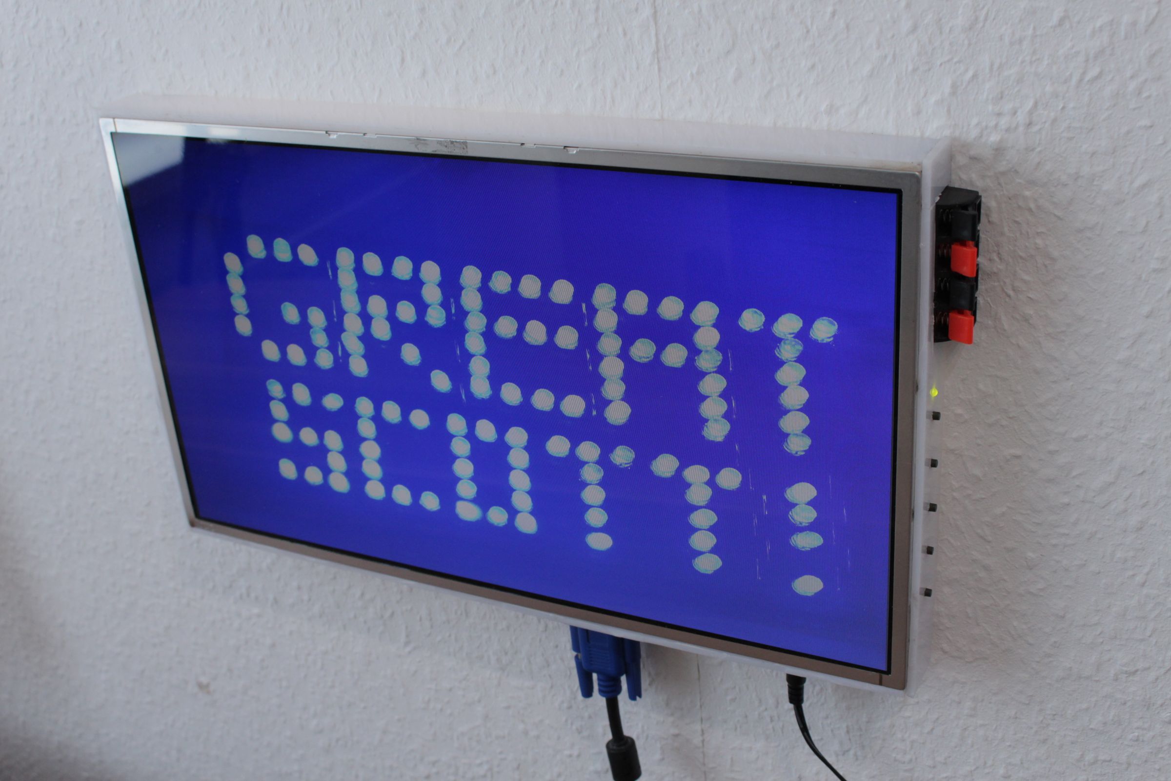 How to Reuse the Old LCD Screen of Your Broken Laptop 4 Steps