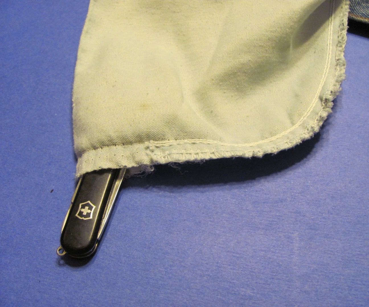 Hole in Your Pocket? Duct Tape It! 7 Steps (with Pictures