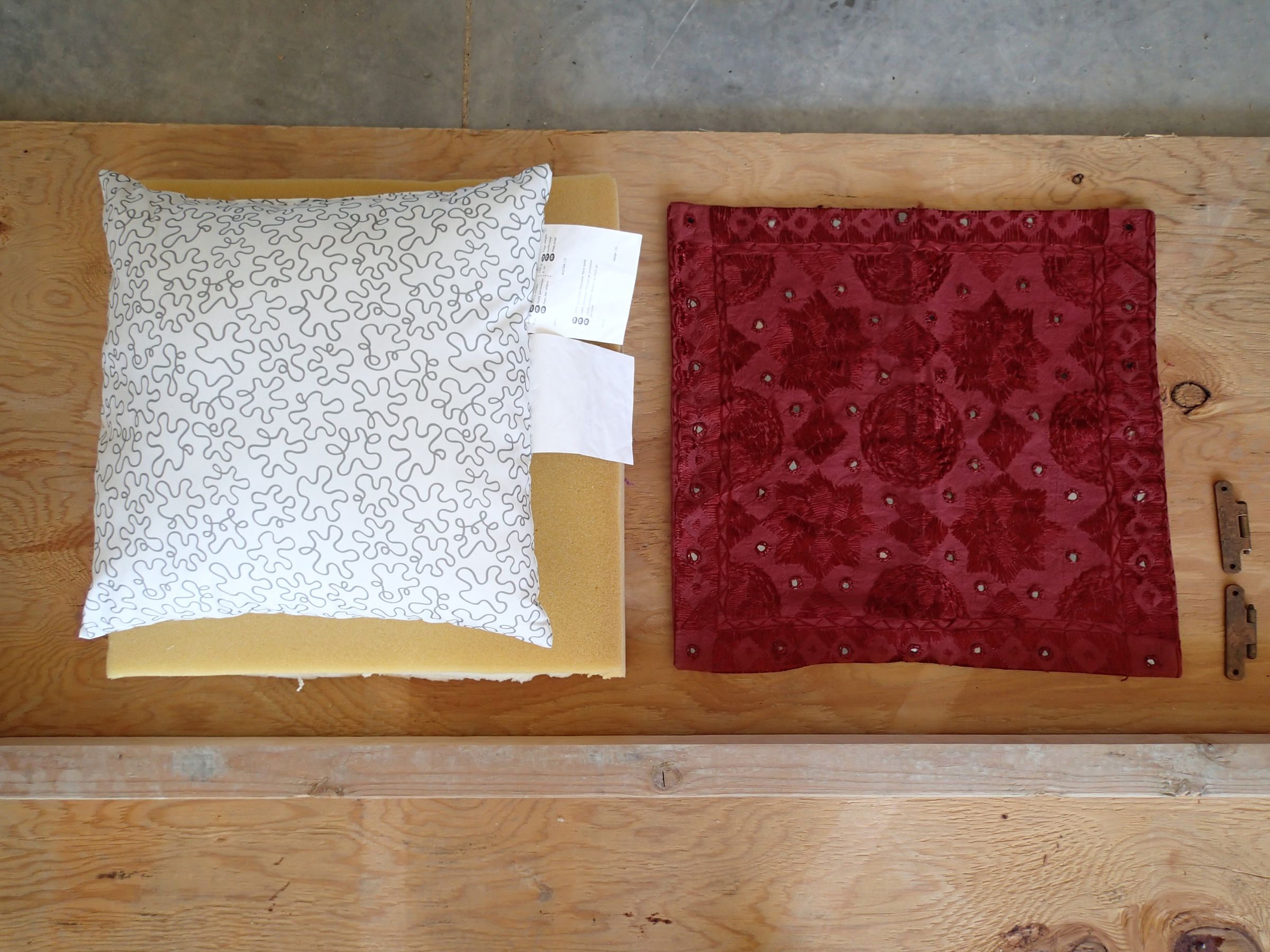 Pouf / Ottoman With Storage 8 Steps (with Pictures) Instructables