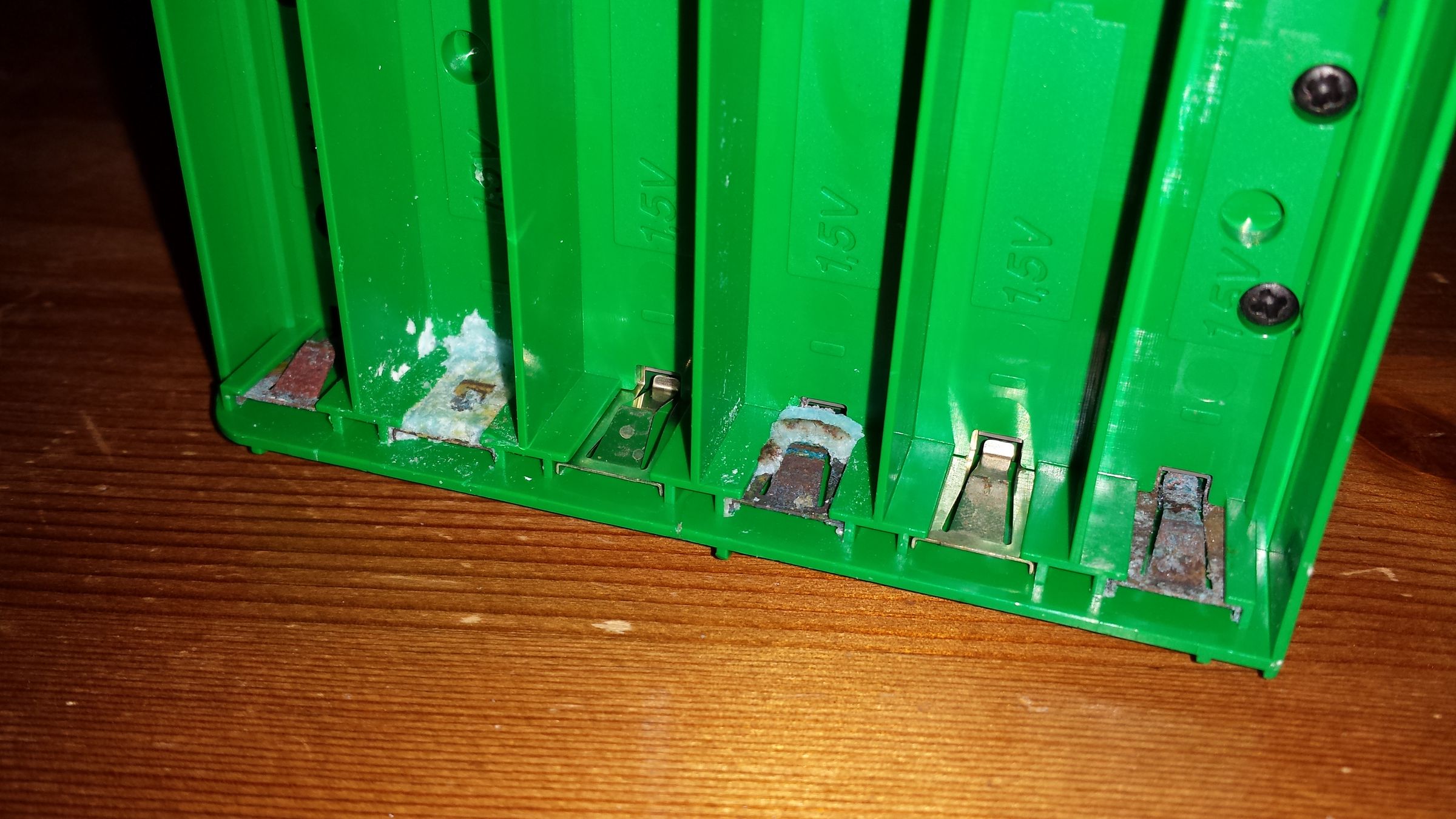 Restoring Corroded Battery Contacts 7 Steps (with Pictures) Instructables