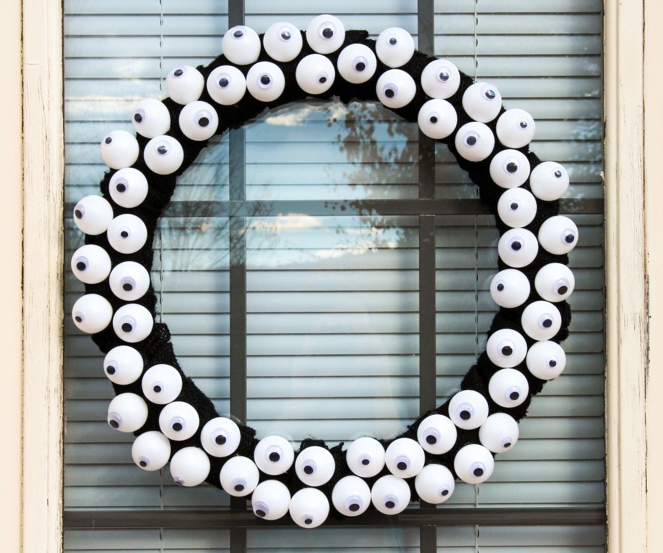 Halloween Eyeball Wreath