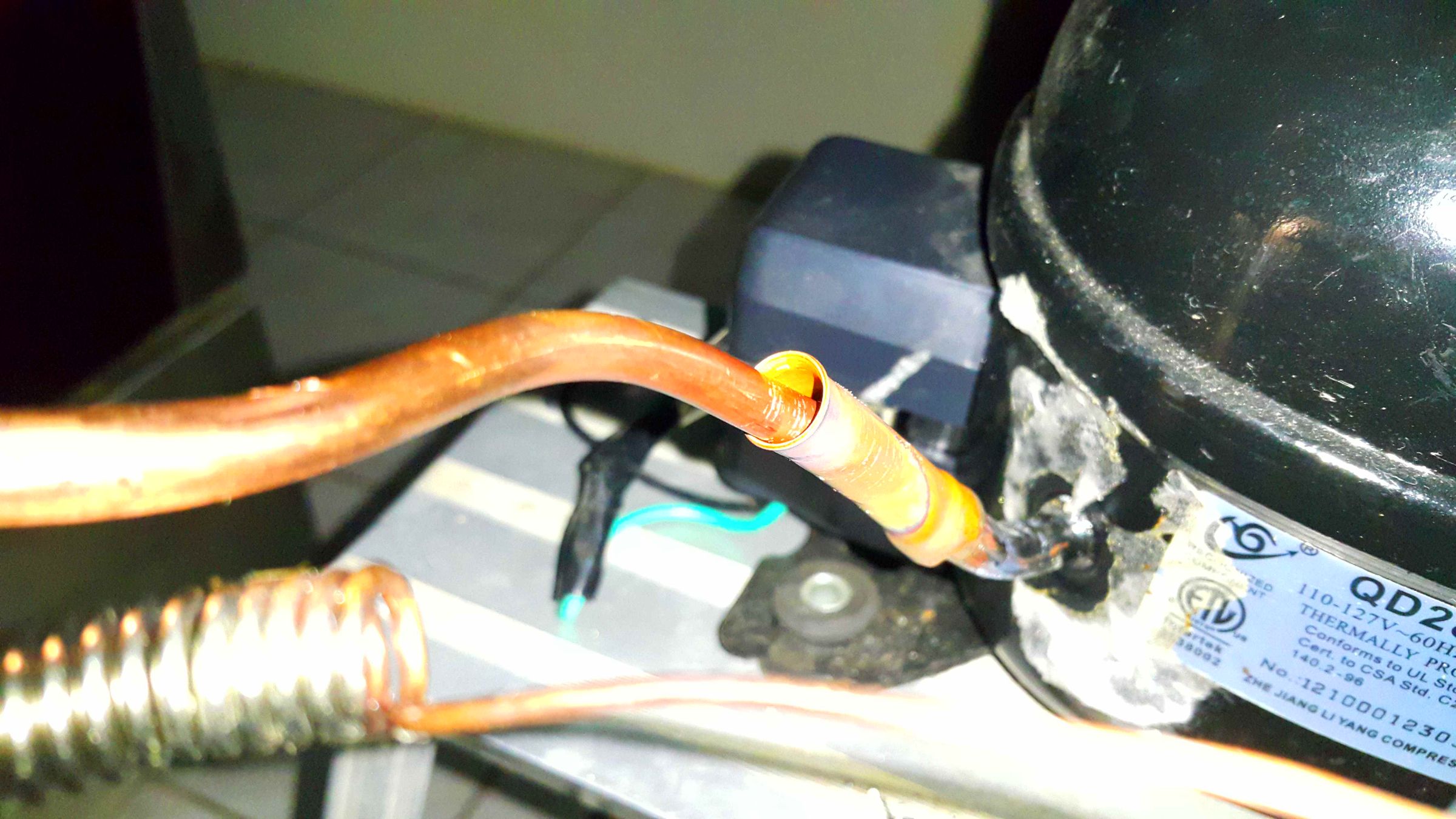 Repairing a Broken Refrigerant Line. 7 Steps (with Pictures