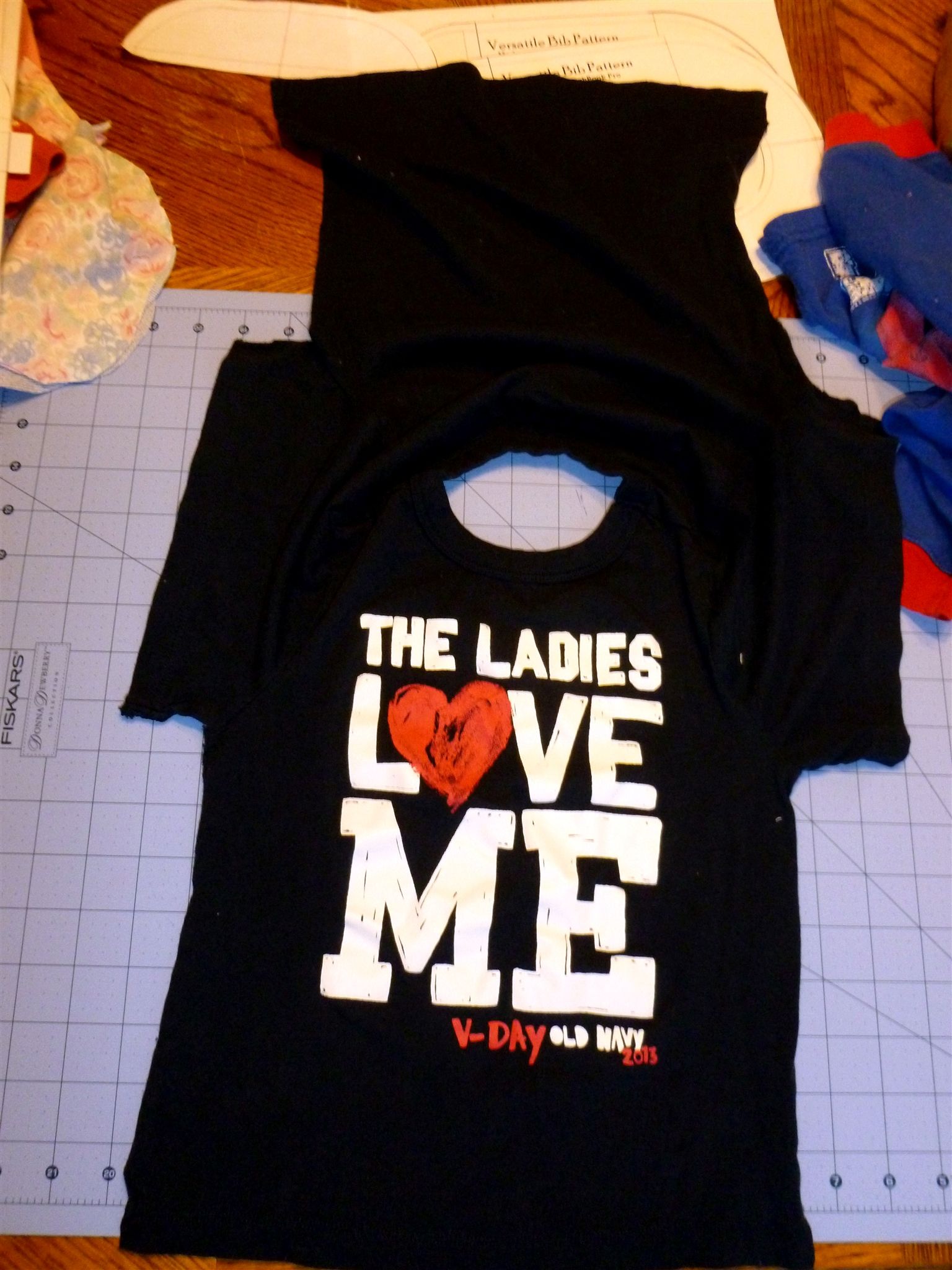 Recycled Clothes Bib With Versatile Pattern 7 Steps (with Pictures