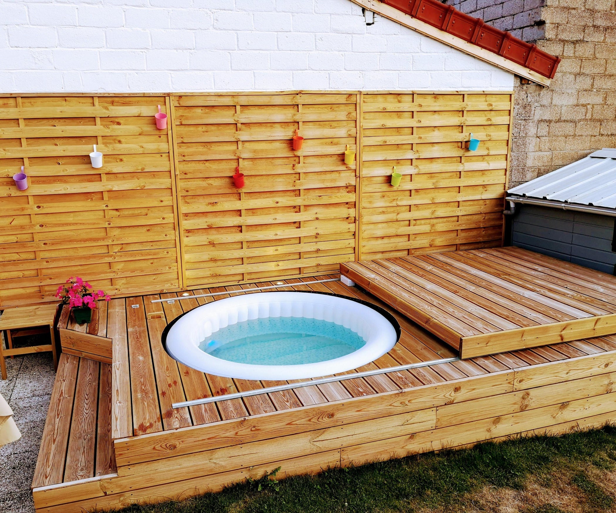 Make a Floating Deck for an Inflatable SPA, With a Motorized Cover