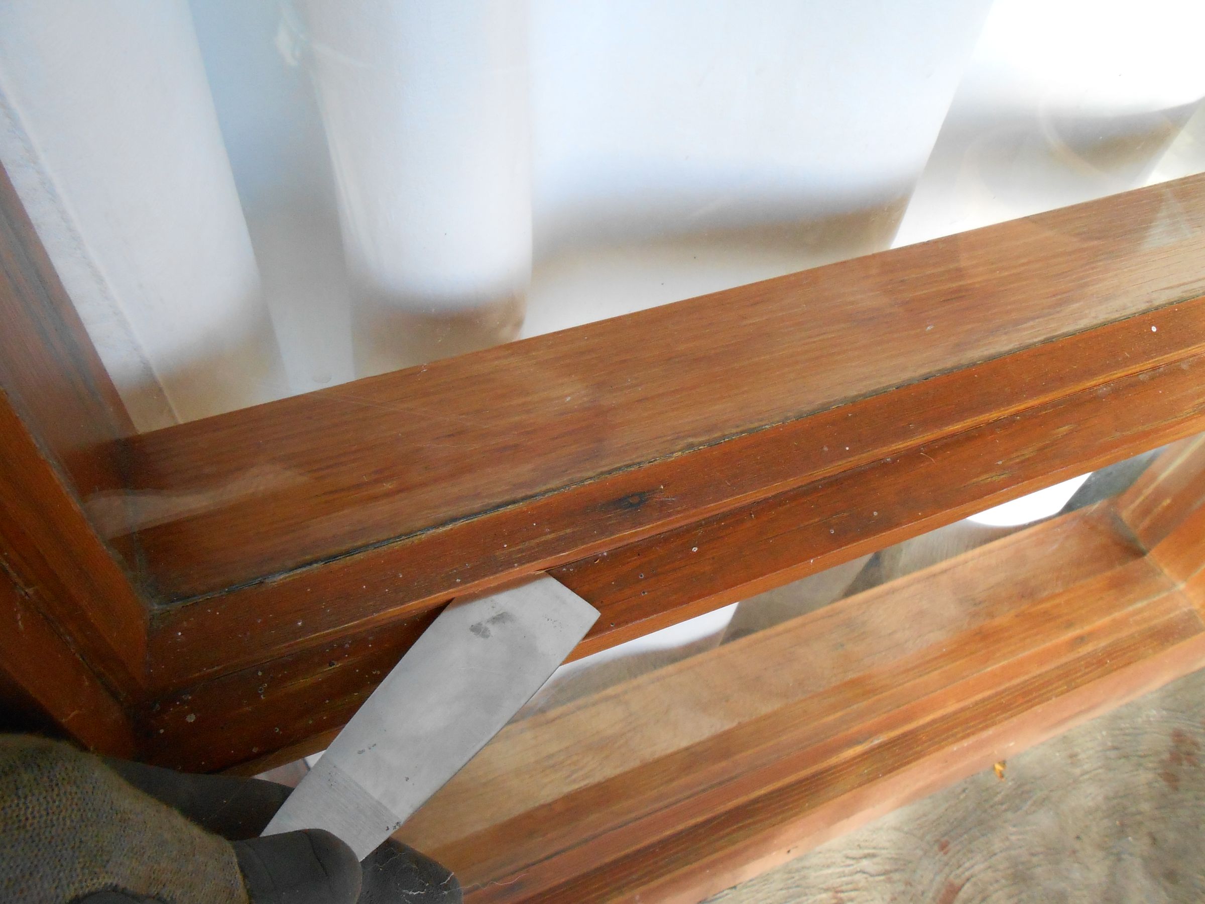 How to Replace the Glass in a Wood Frame Window. 3 Steps (with