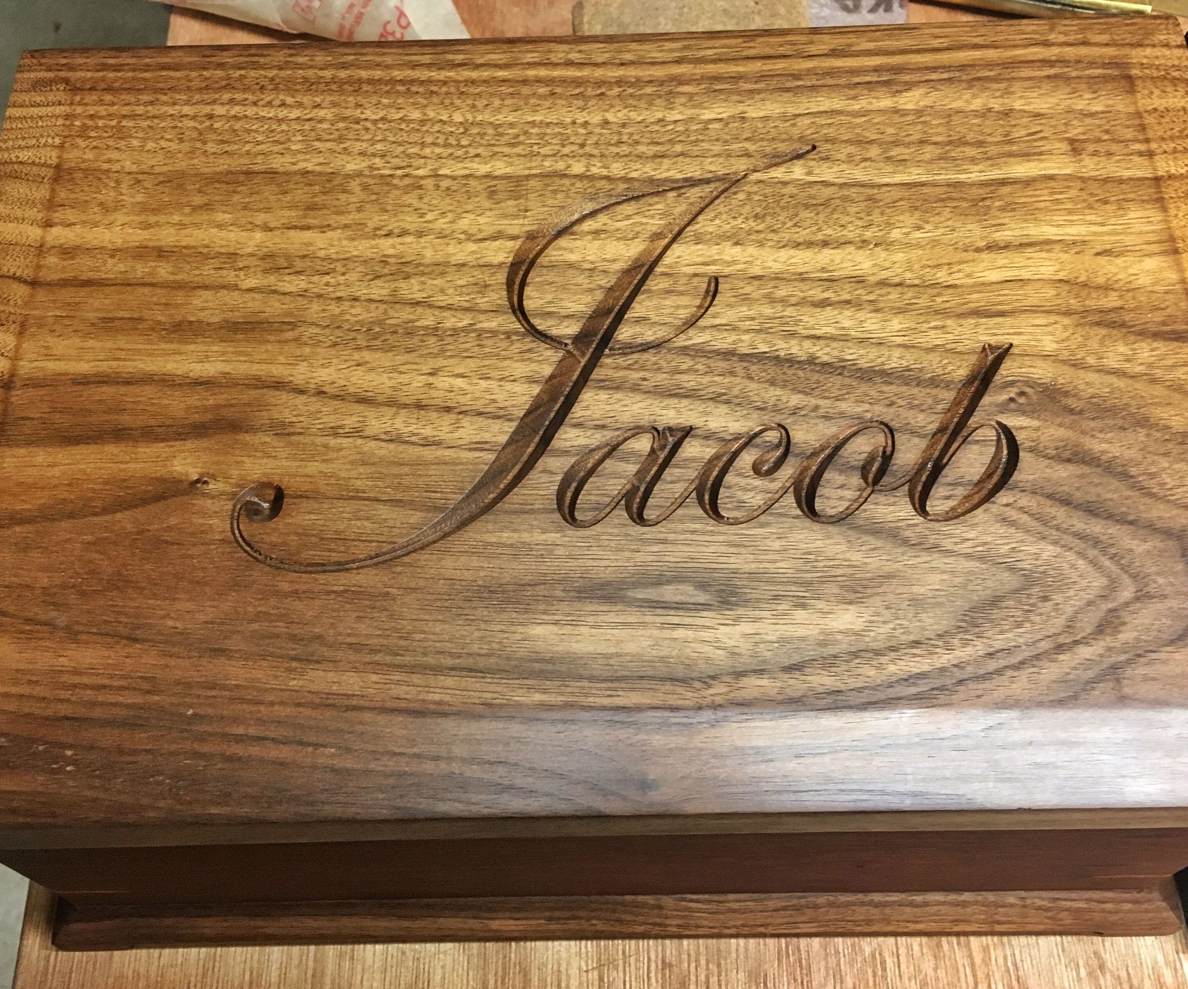 adding wooden splines and some nice feet to your wooden boxes DIY Project DIY Project Image