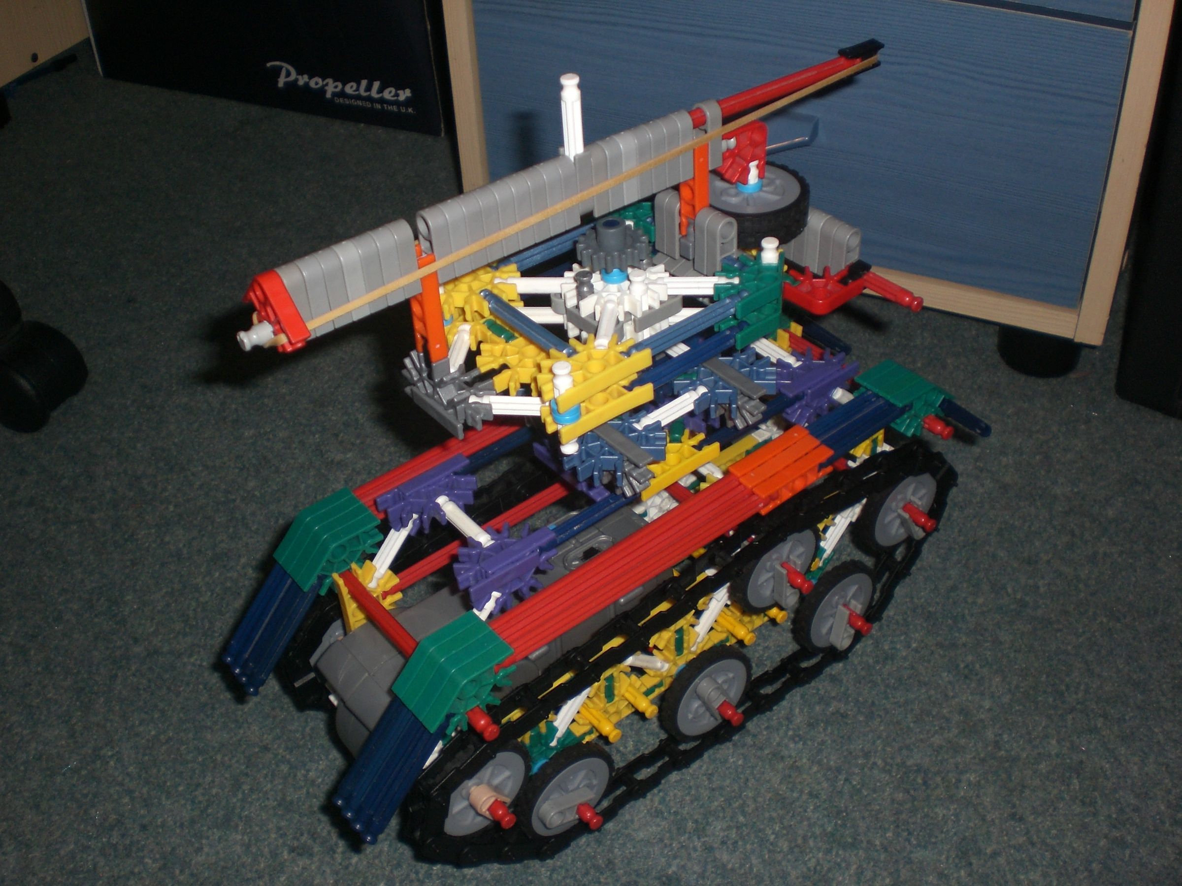 DIY guide for Knex Armoured War Tank. with step-by-step instructions