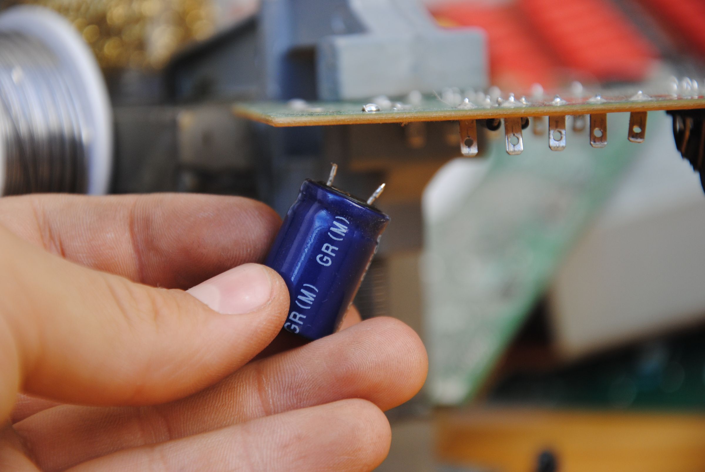 How to Desolder Electronic Components From Circuit Boards 7 Tips