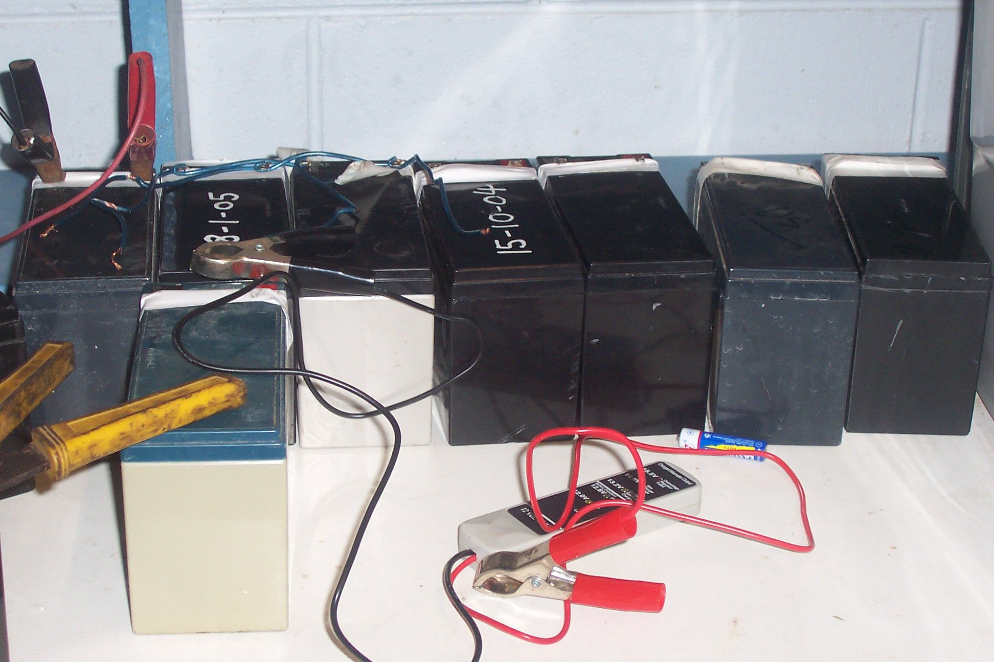 Refilling Sla S Sealed Lead Acid Battery Like Refilling A Car Battery 6 Steps Instructables