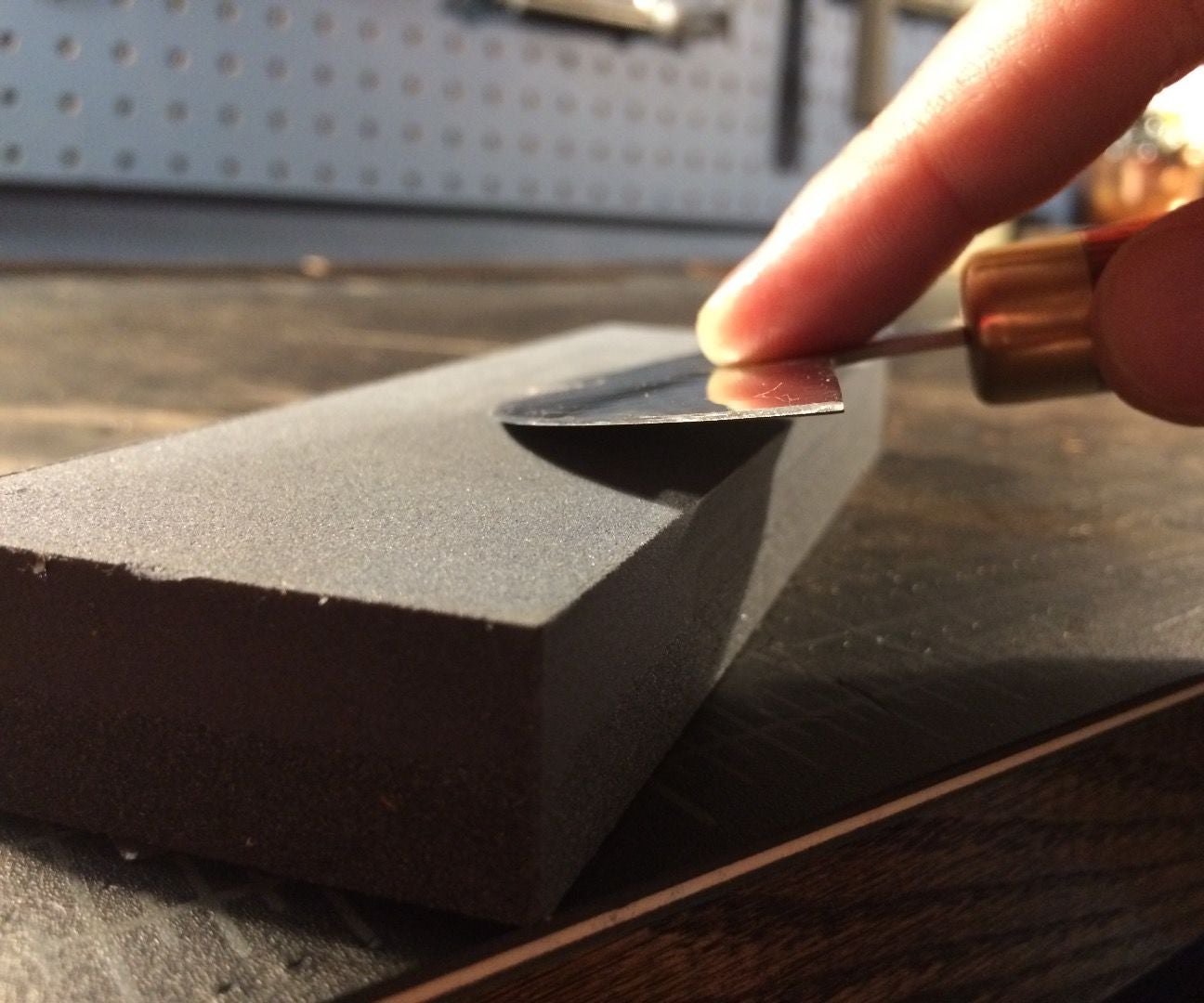 Sharpening a Leather Knife 6 Steps (with Pictures) Instructables