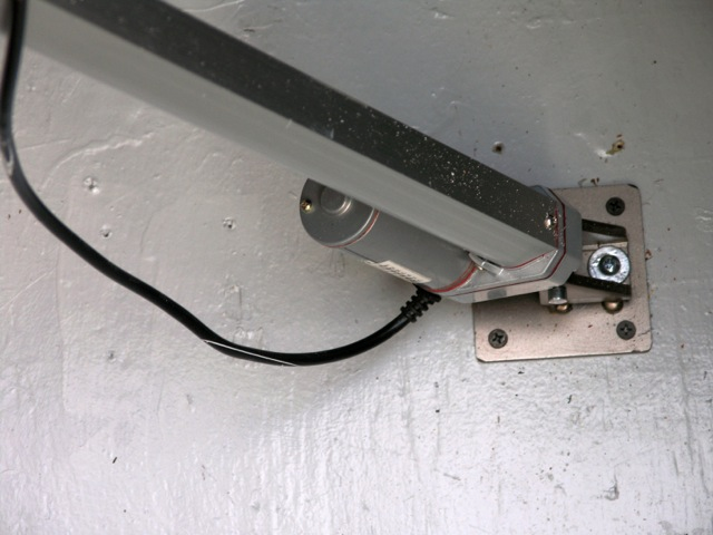 Electric boat engine hatch lift actuator