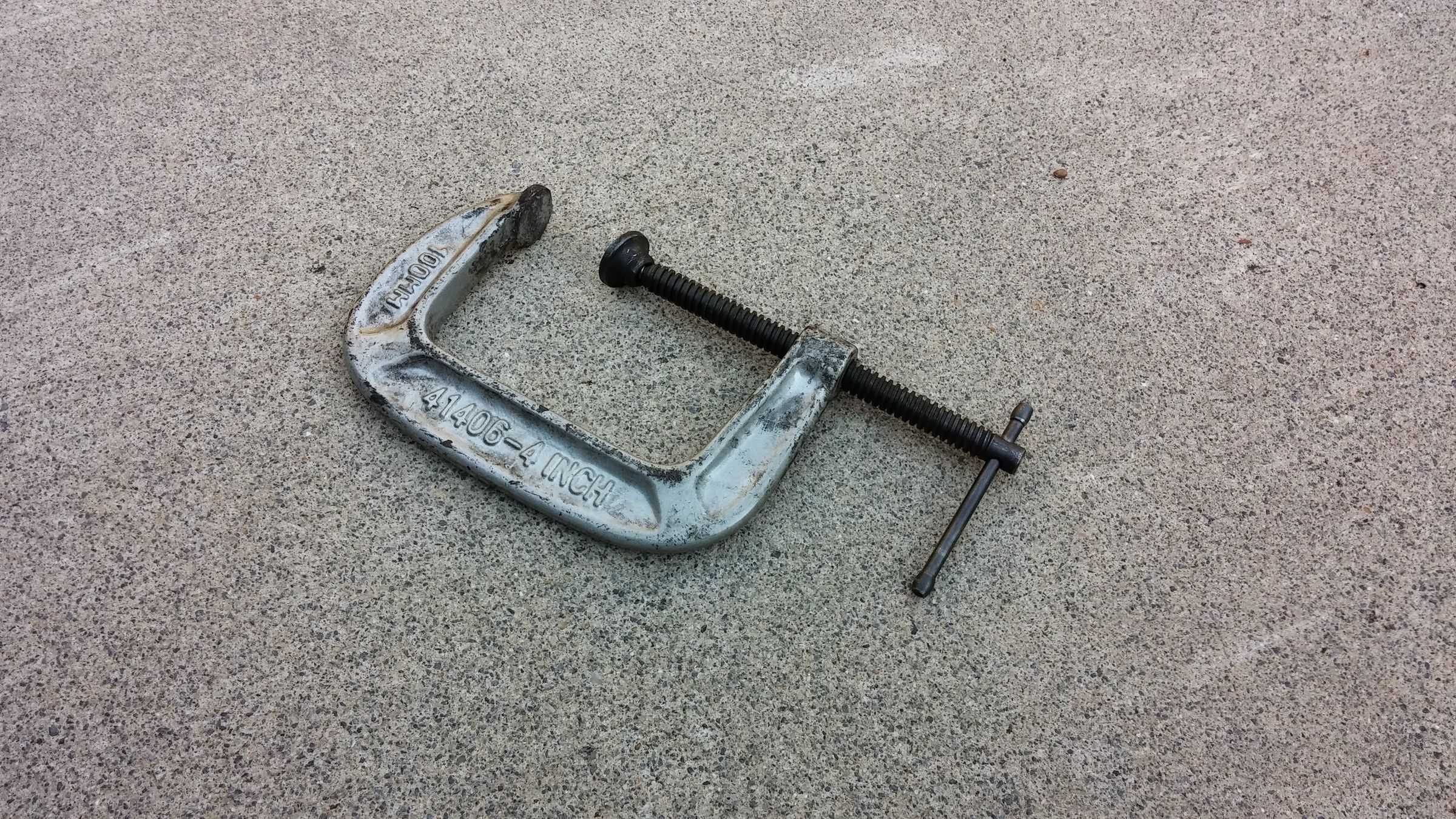 How to Replace Disc Brake Pads 6 Steps Instructables