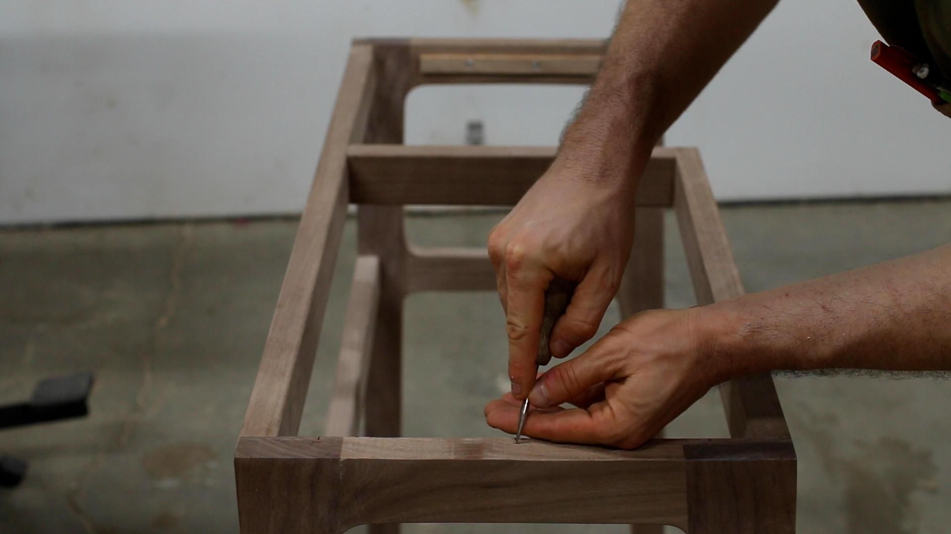 How to Install Figure 8 Table Top Fasteners 5 Steps (with Pictures