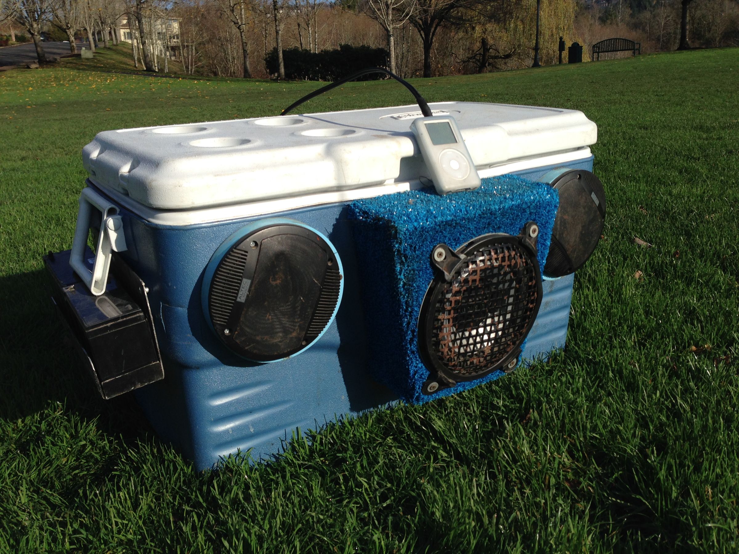 Cooler With Blender, Speaker & More 12 Steps (with Pictures