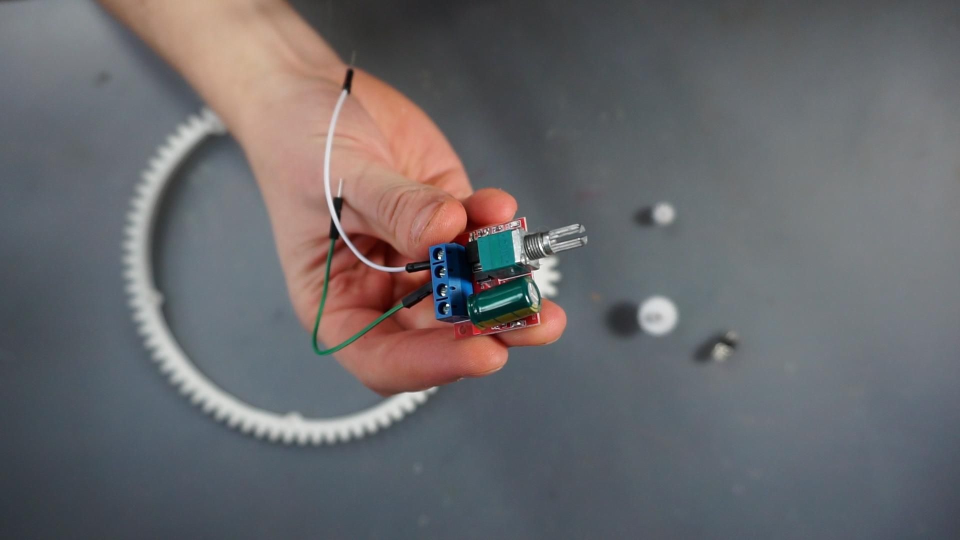 How to Make a Motorized Lazy Susan With a Secret 9 Steps (with