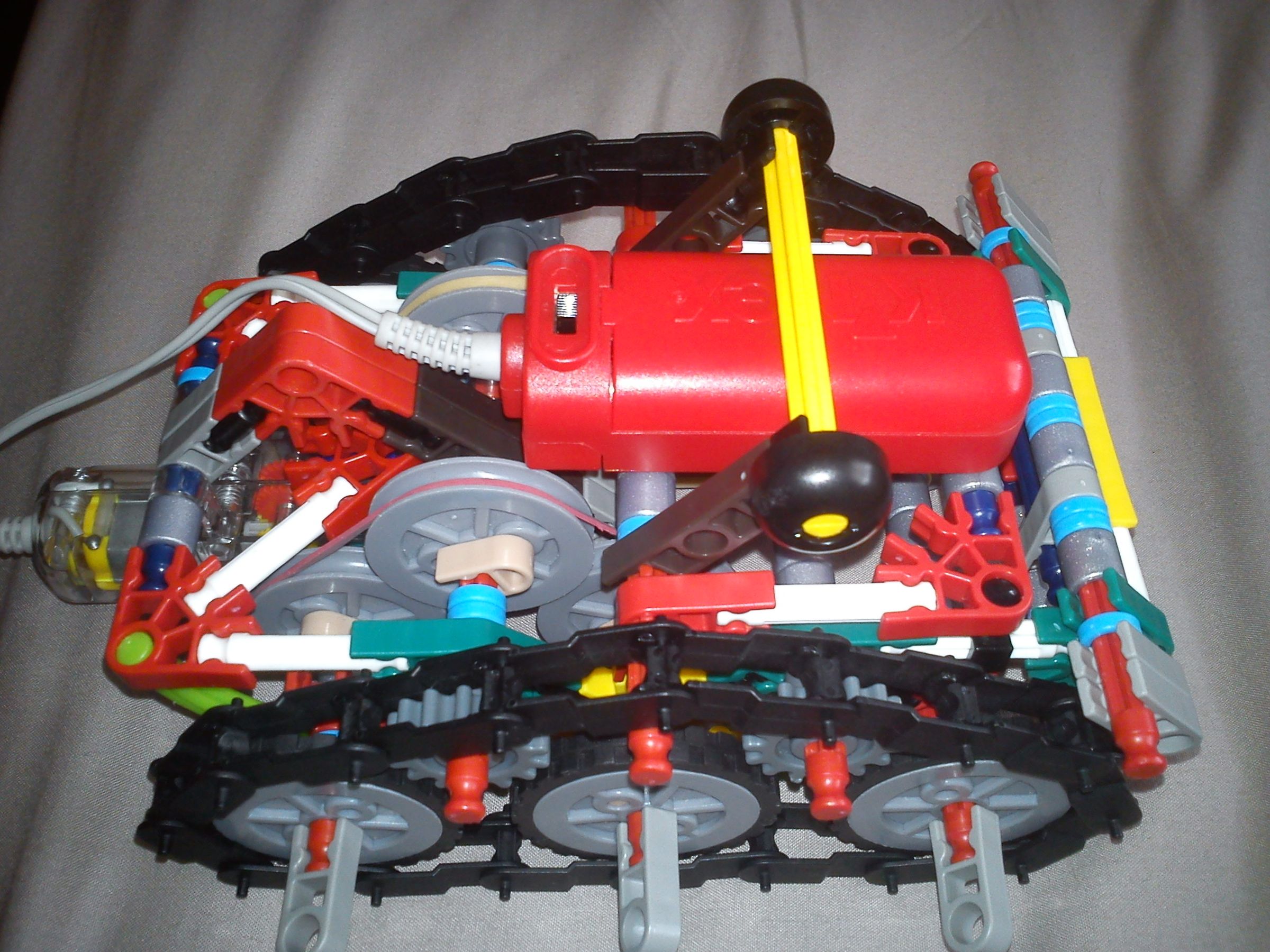 How to Build a K'nex Tank 10 Steps Instructables