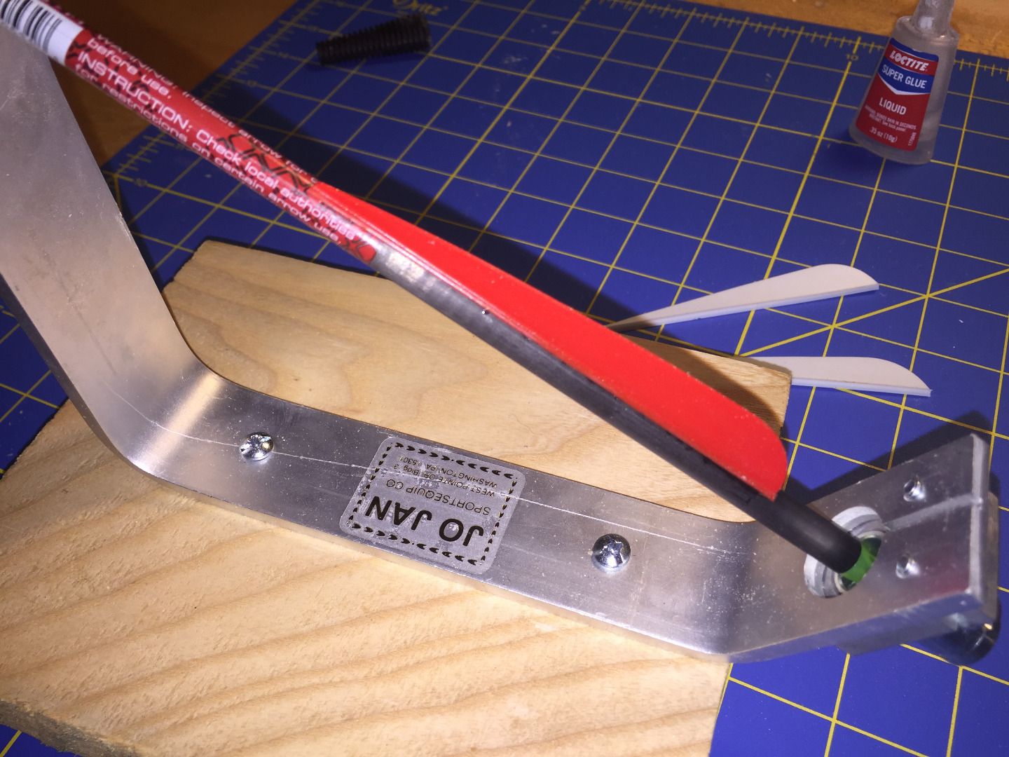 Refletching a Cheap Carbon Arrow 6 Steps (with Pictures) Instructables