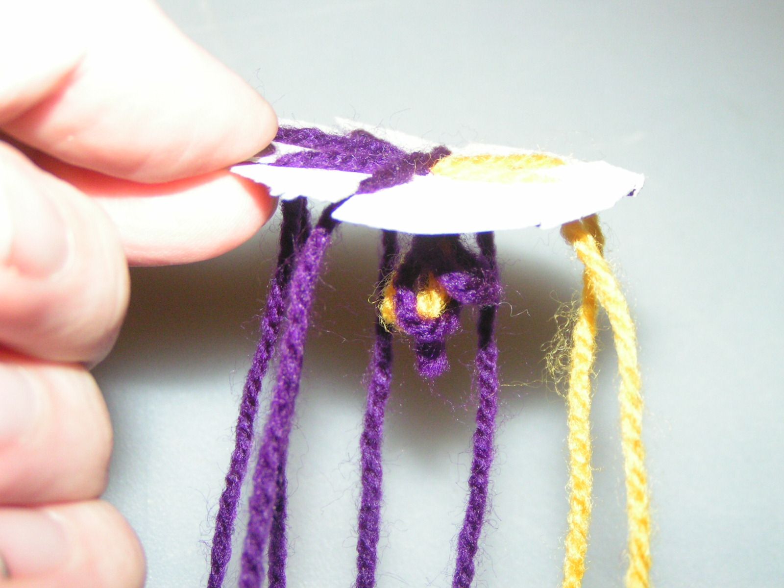 How to Weave Medieval Cords for Trimming, Bracelets or Necklaces. 4