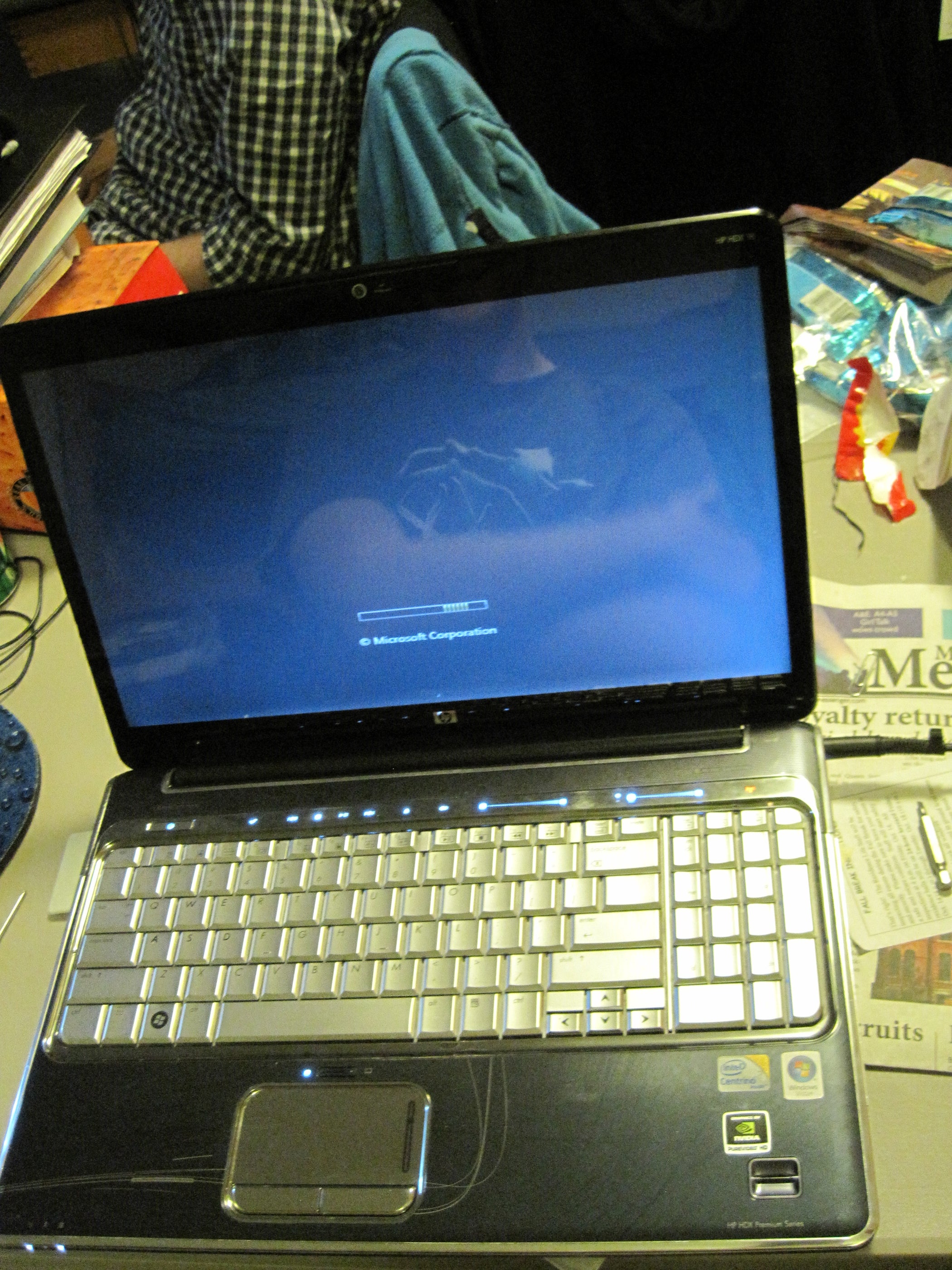 How to Change a Laptop Screen for a HP HDX 16 6 Steps Instructables