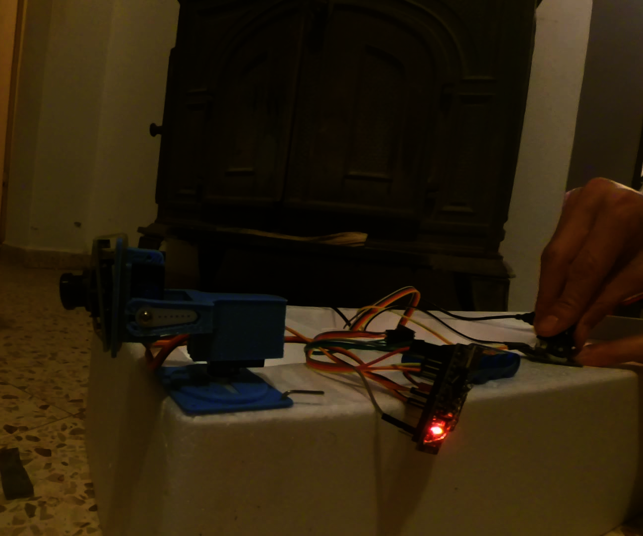 wireless pan and tilt camera rig with arduino DIY Project DIY Project Image