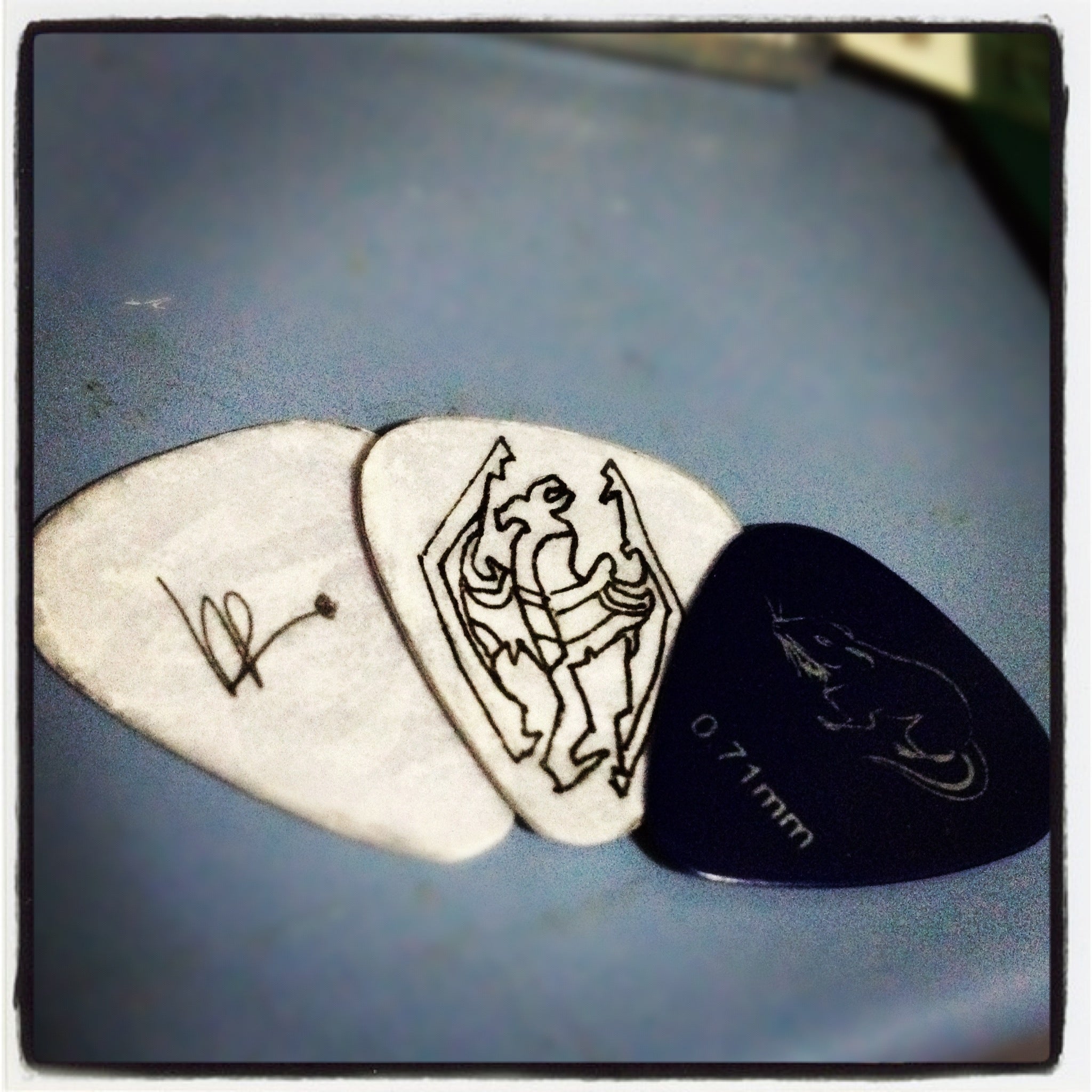 Paper Guitar Pick 4 Steps (with Pictures) Instructables