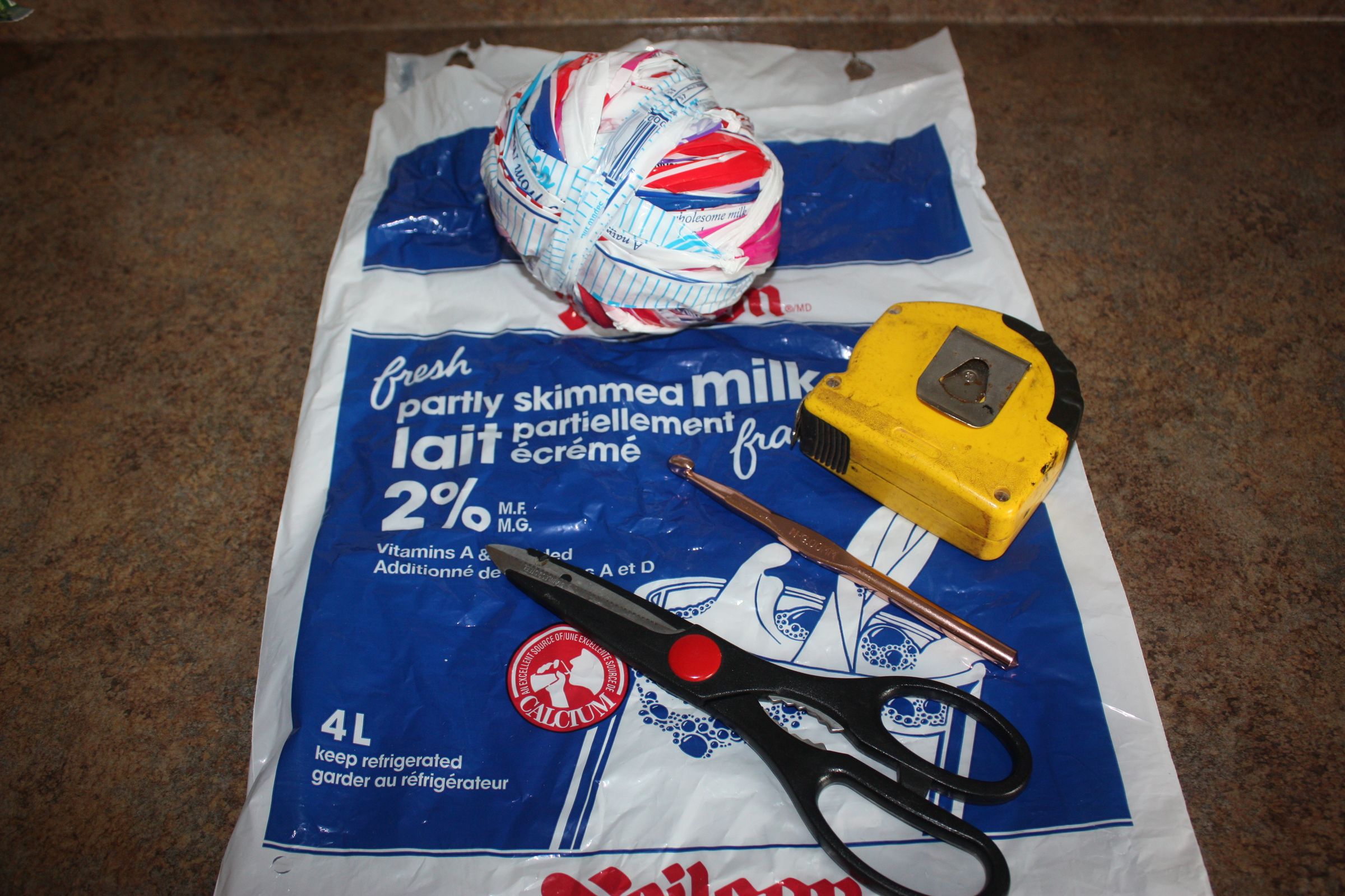 Making Milk Bag Mats Mats 4 Haiti 4 Steps (with Pictures