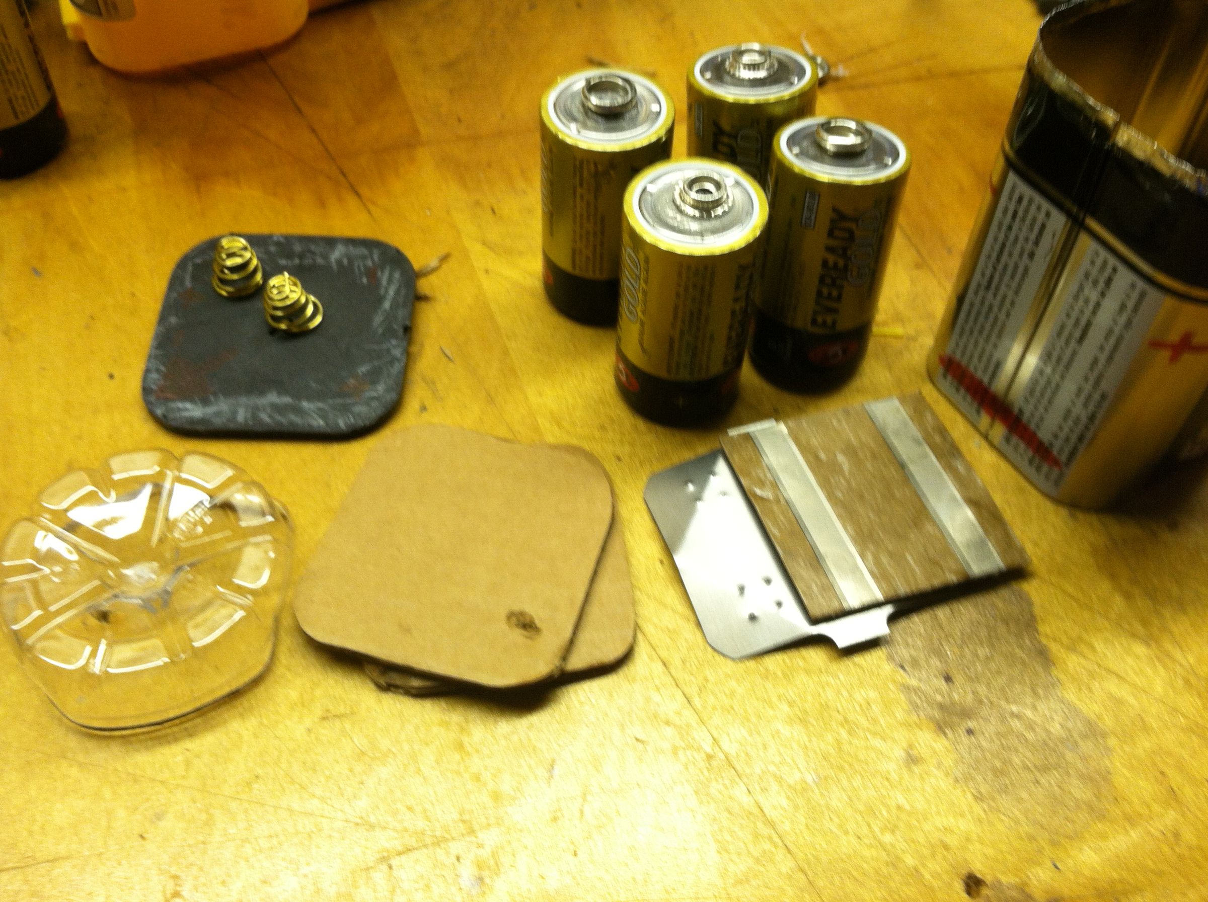 6 Volt Lantern Battery to D Cell Mod! 5 Steps Instructables