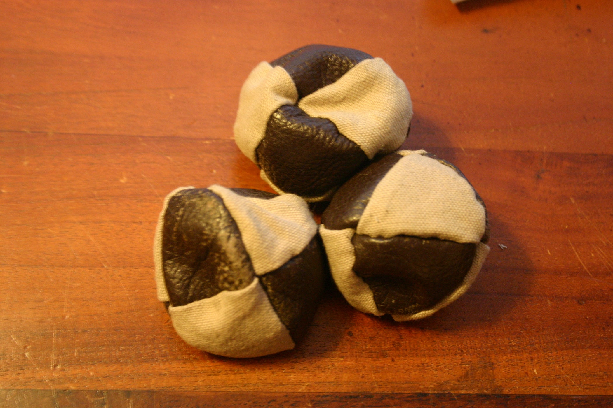 Custom 'Octohedral' Juggling Bags (or Hacky Sacks) 10 Steps (with