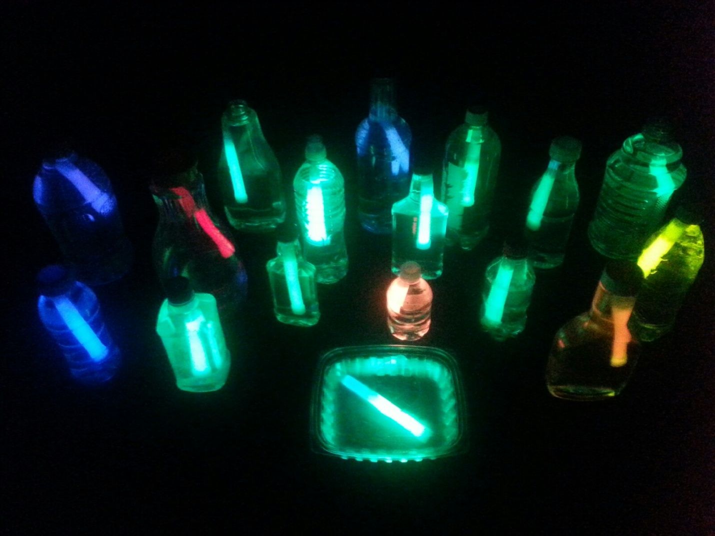 Glow Sticks Water Lanterns 8 Steps Instructables