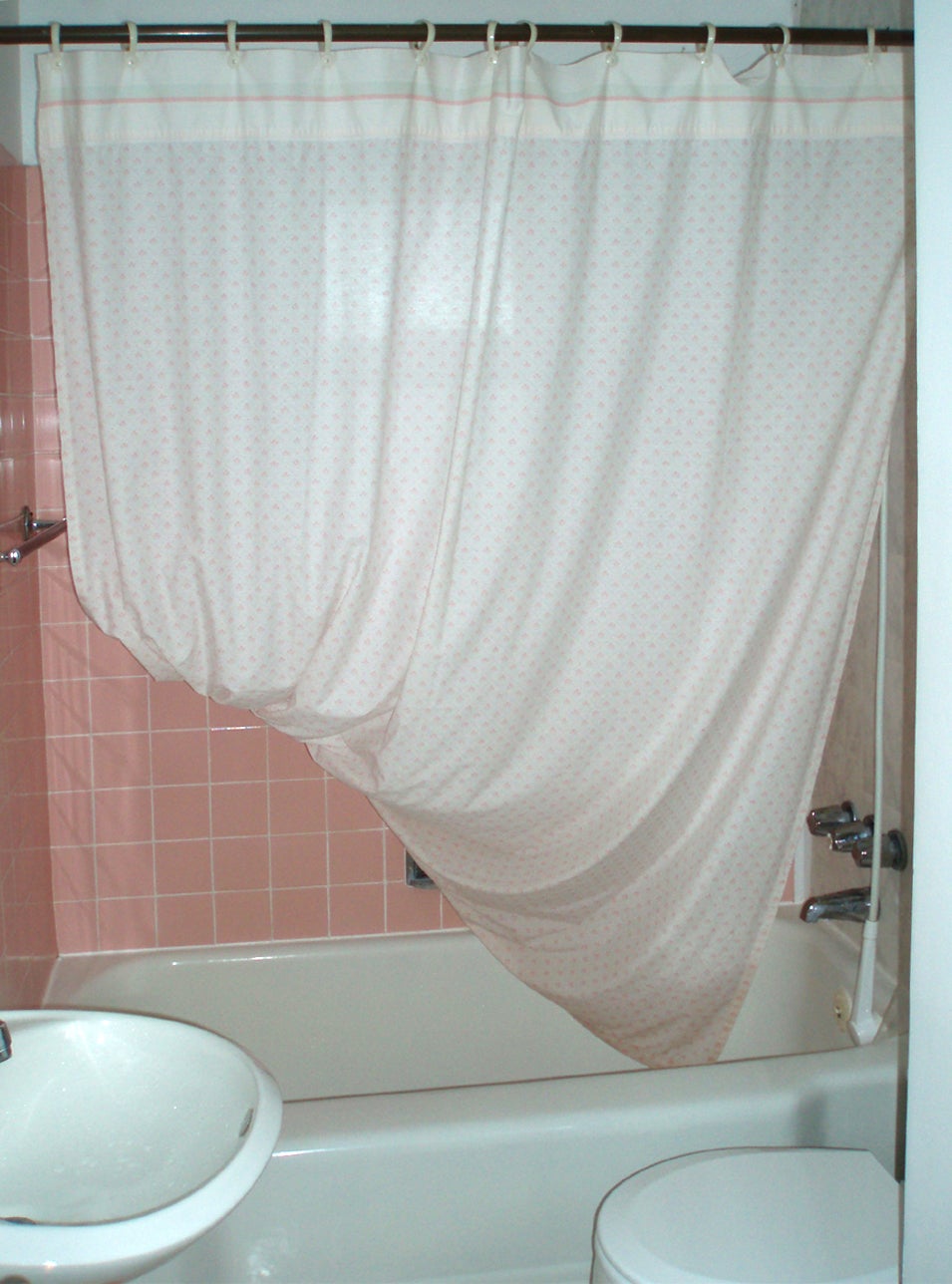Have a Mold Free Shower Curtain in Your Bathtub 5 Steps (with