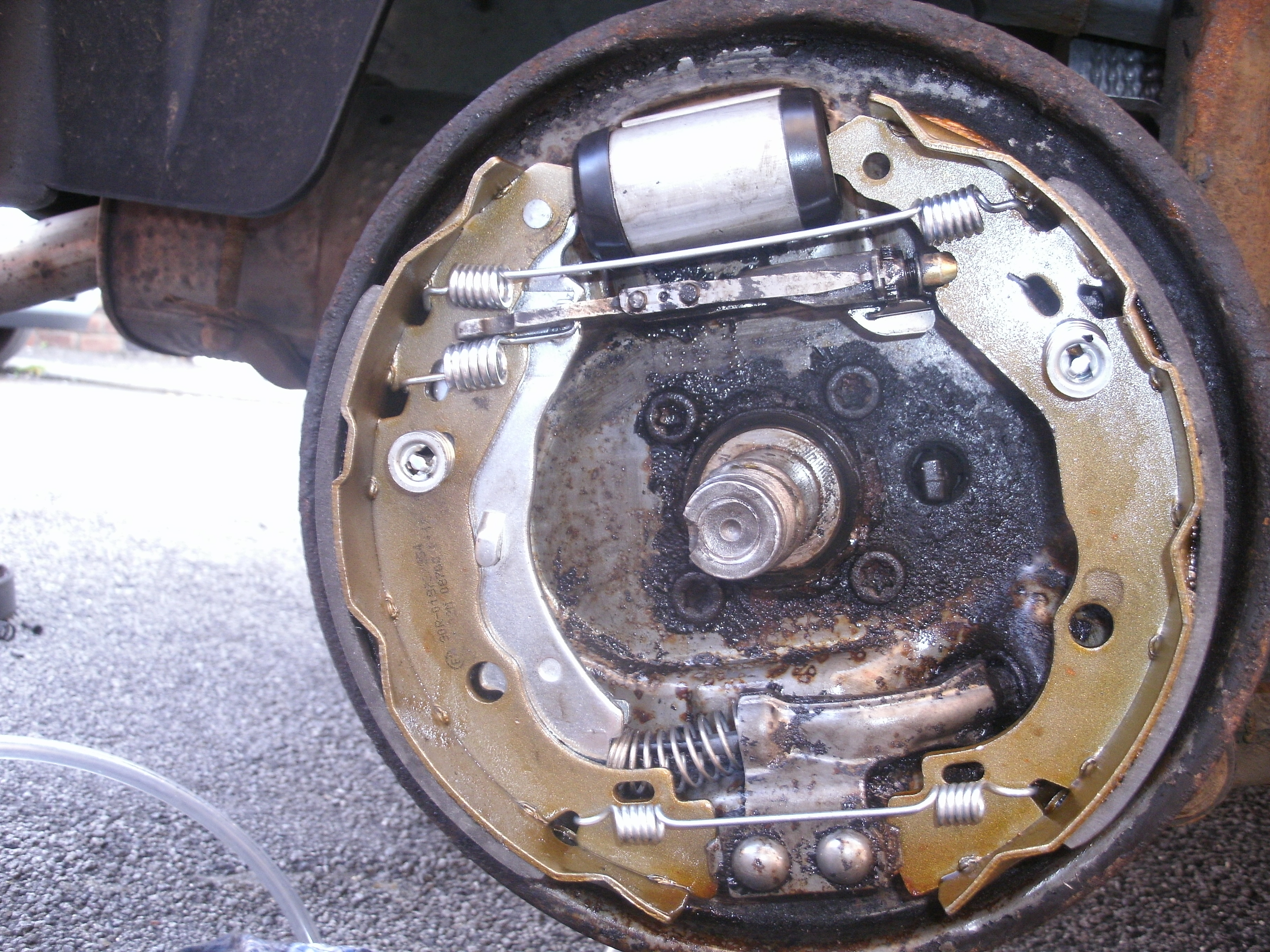 Citroen c1 rear brake shoe replacement Clearance