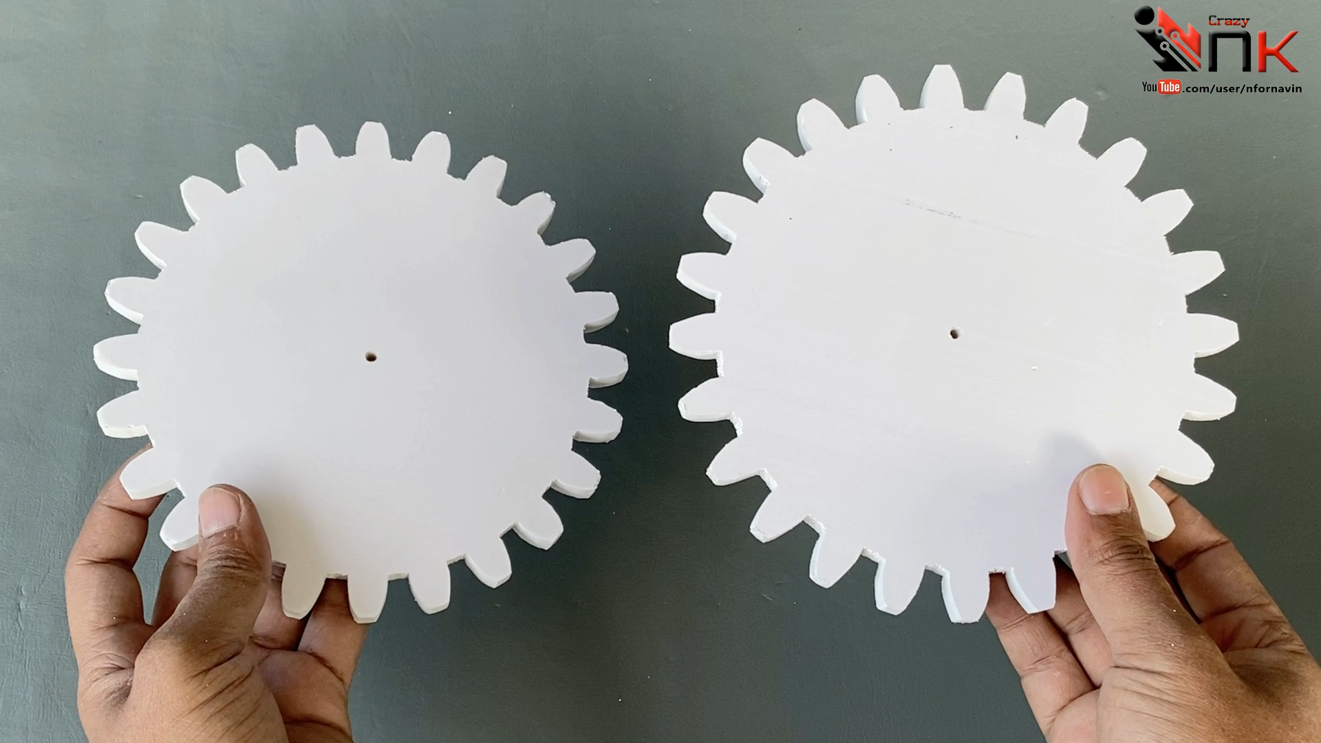 How to Make a Magical Rotating Open / Closed Sign Board : 12 Steps ...