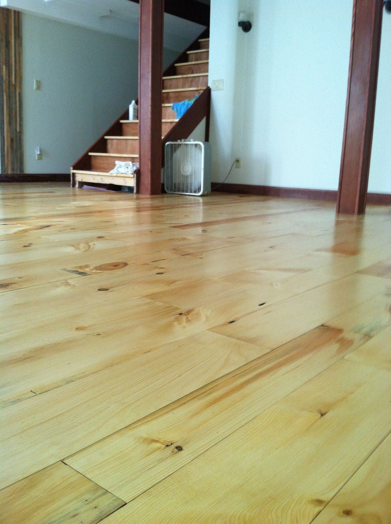 piso de madera diy con tablas anchas