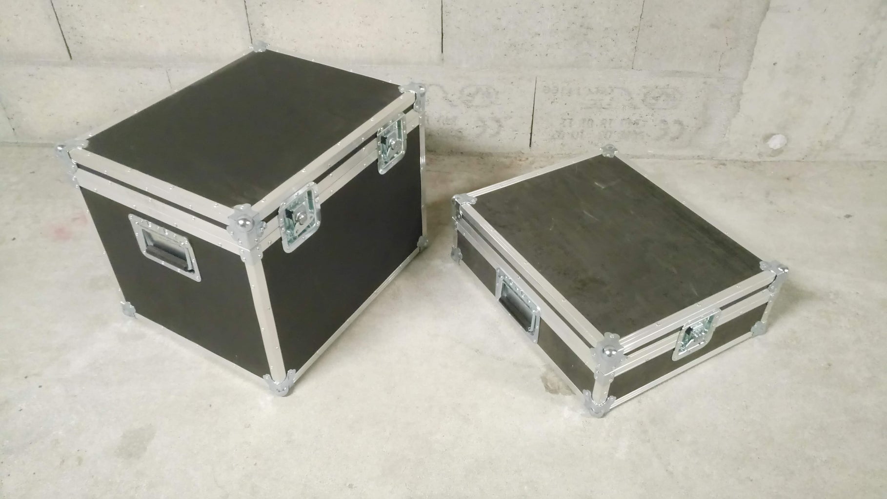 Making of a DIY Flightcase : 9 Steps (with Pictures ...