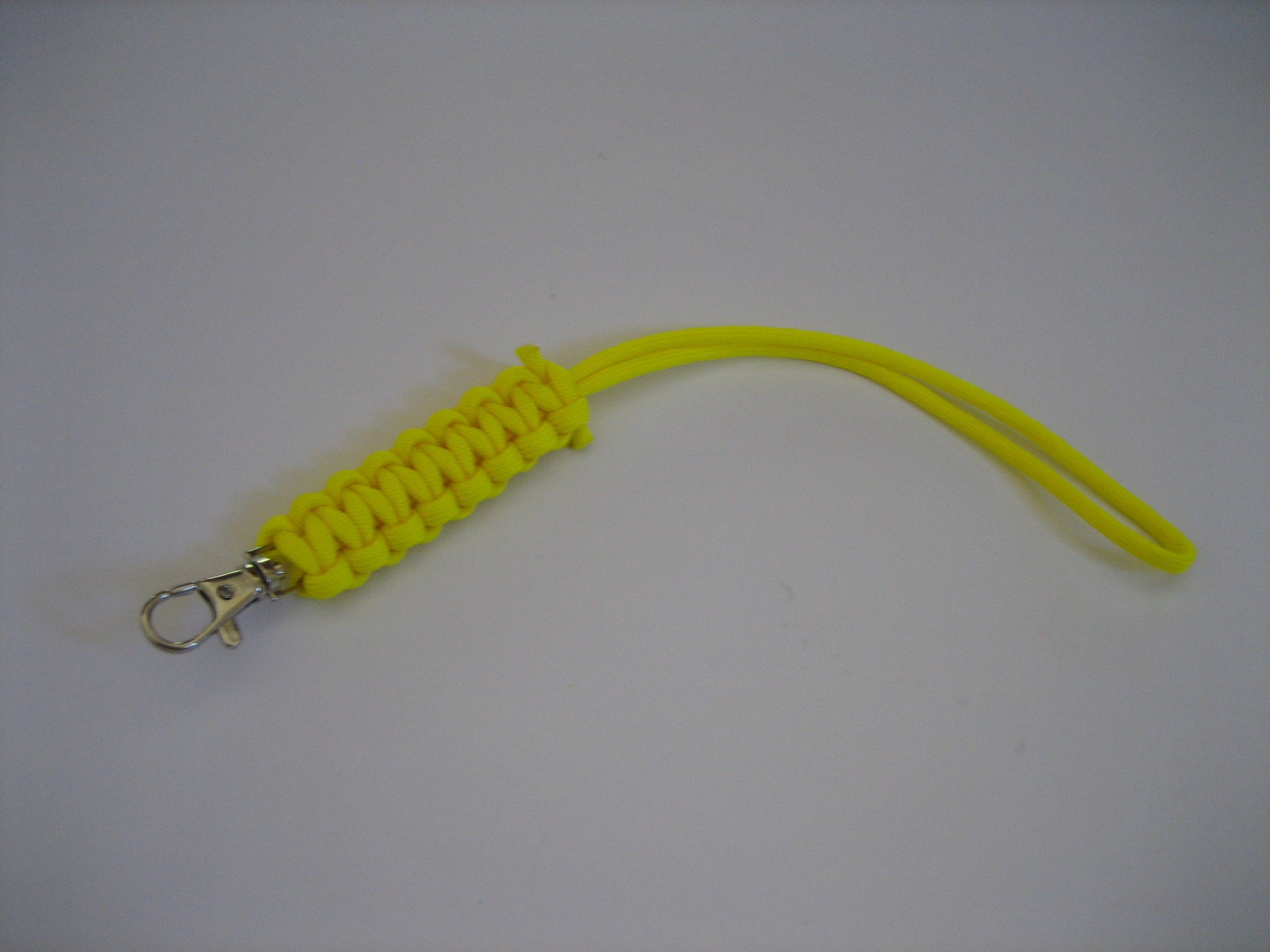 How to Make a Paracord Wrist Lanyard Using the Cobra Weave 6 Steps