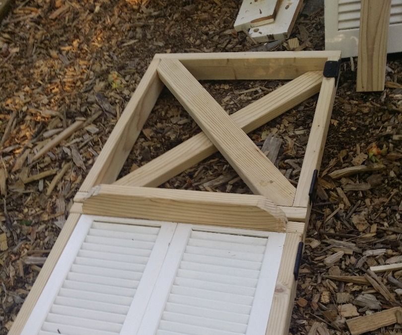 Dutch Door for Child's Playhouse 4 Steps Instructables