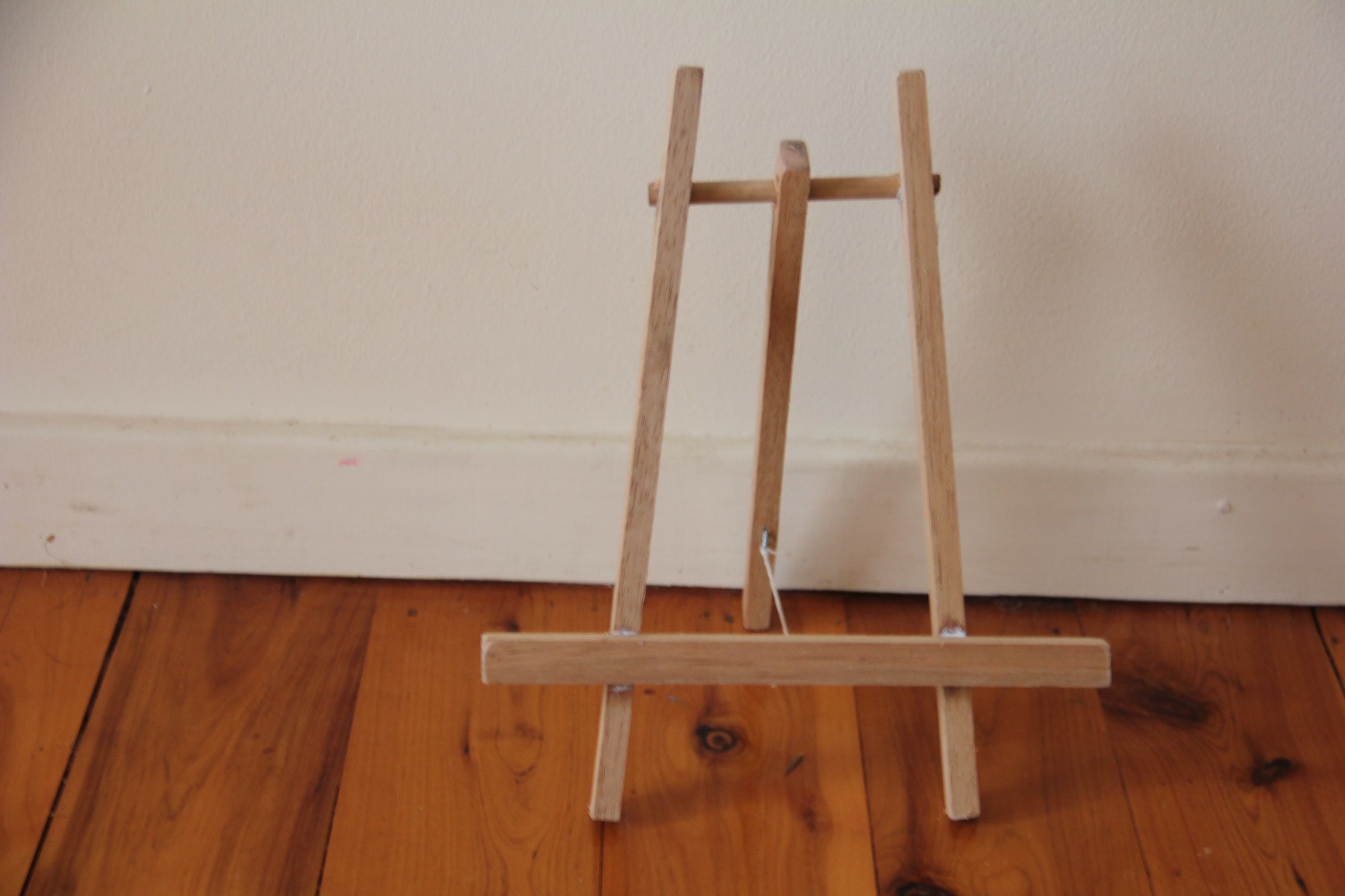 How to Make a Mini Home Made Art Easel in 20 Min 4 Steps (with