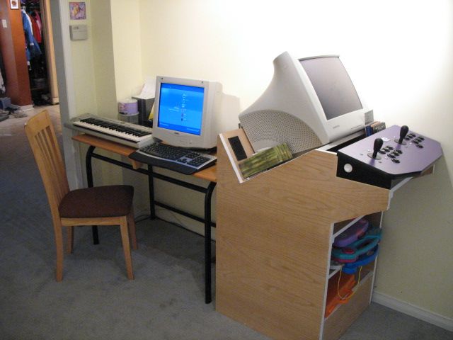 Sistema de luz ambiental, centro de medios, teclado MIDI