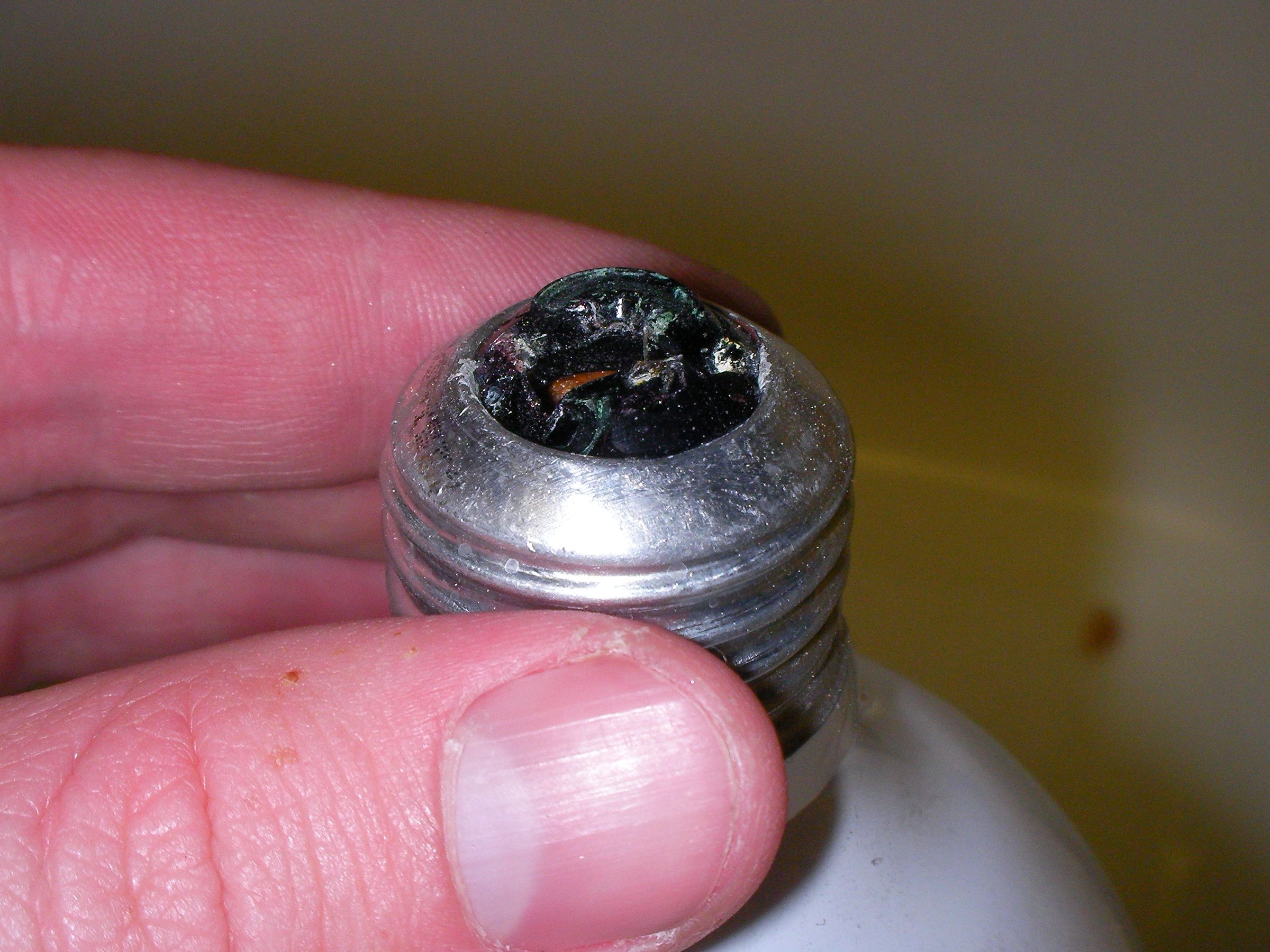 Glow in the Dark Light Bulb Night Light (GloBulb) 5 Steps